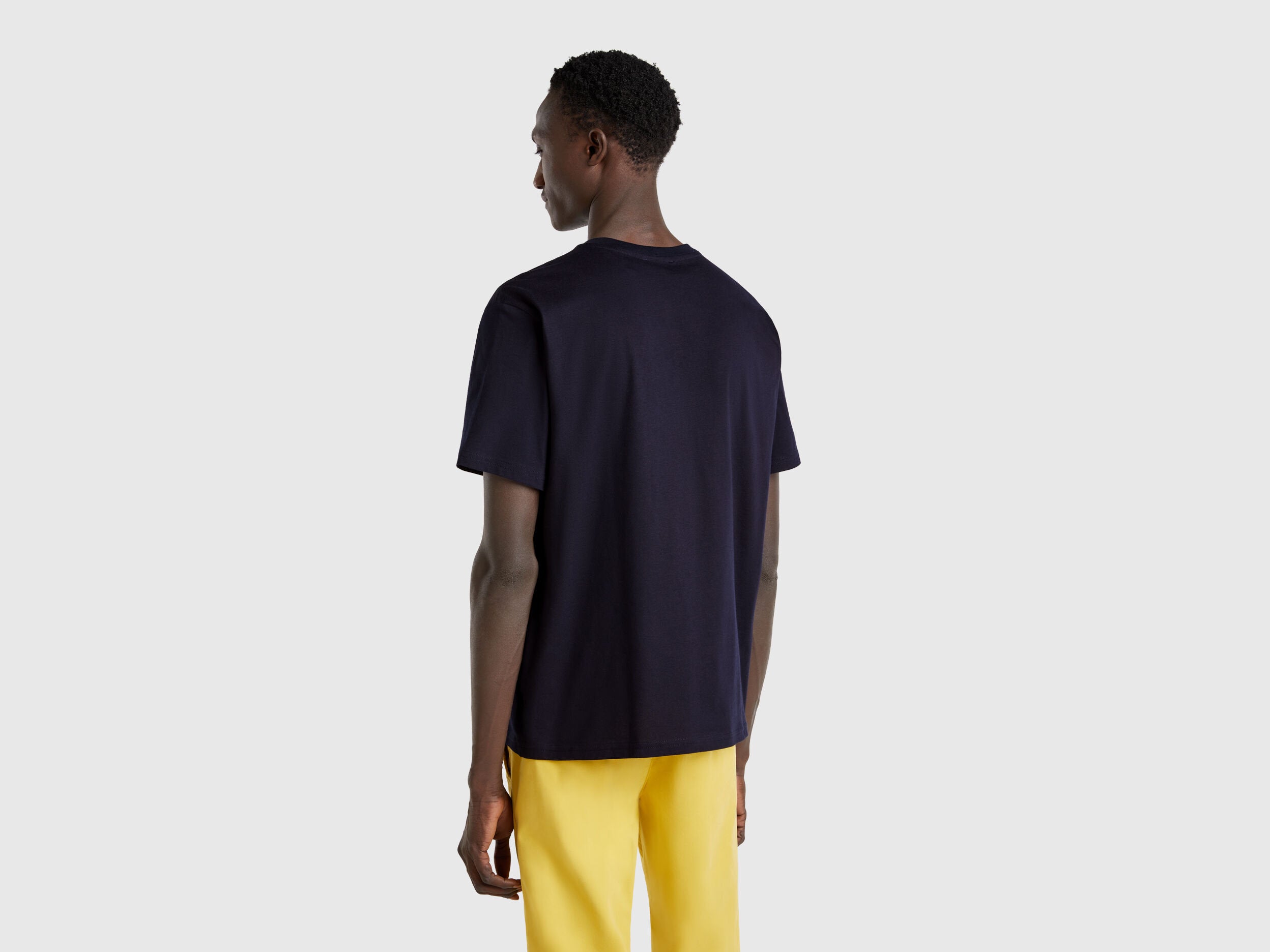 Benetton_T-Shirt with Print in Organic Cotton_3I1XU10A4_016_02