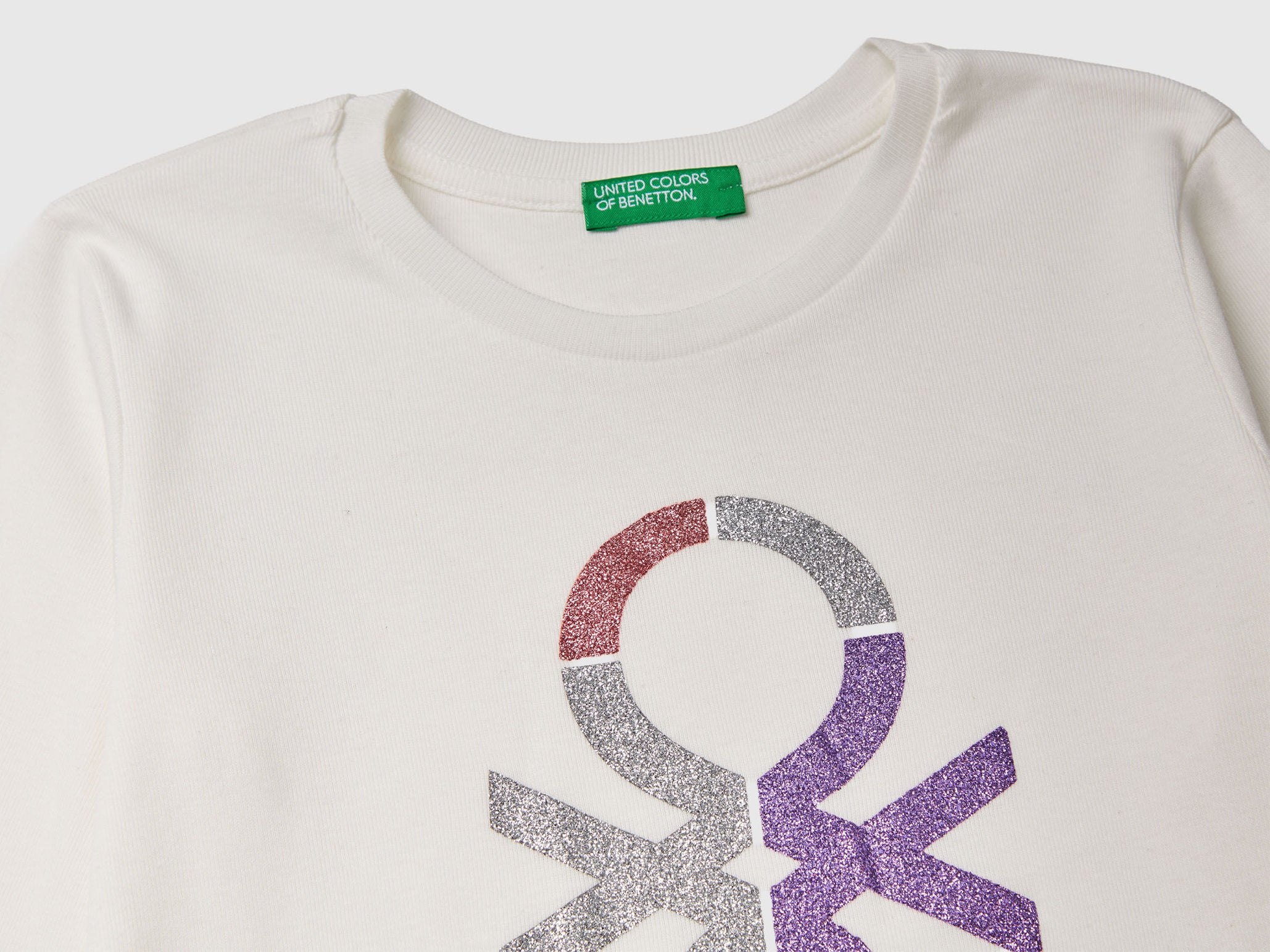 Benetton_Creamy White_Long Sleeve T-Shirt with Glitter Print_3I9WC10JR_074_03