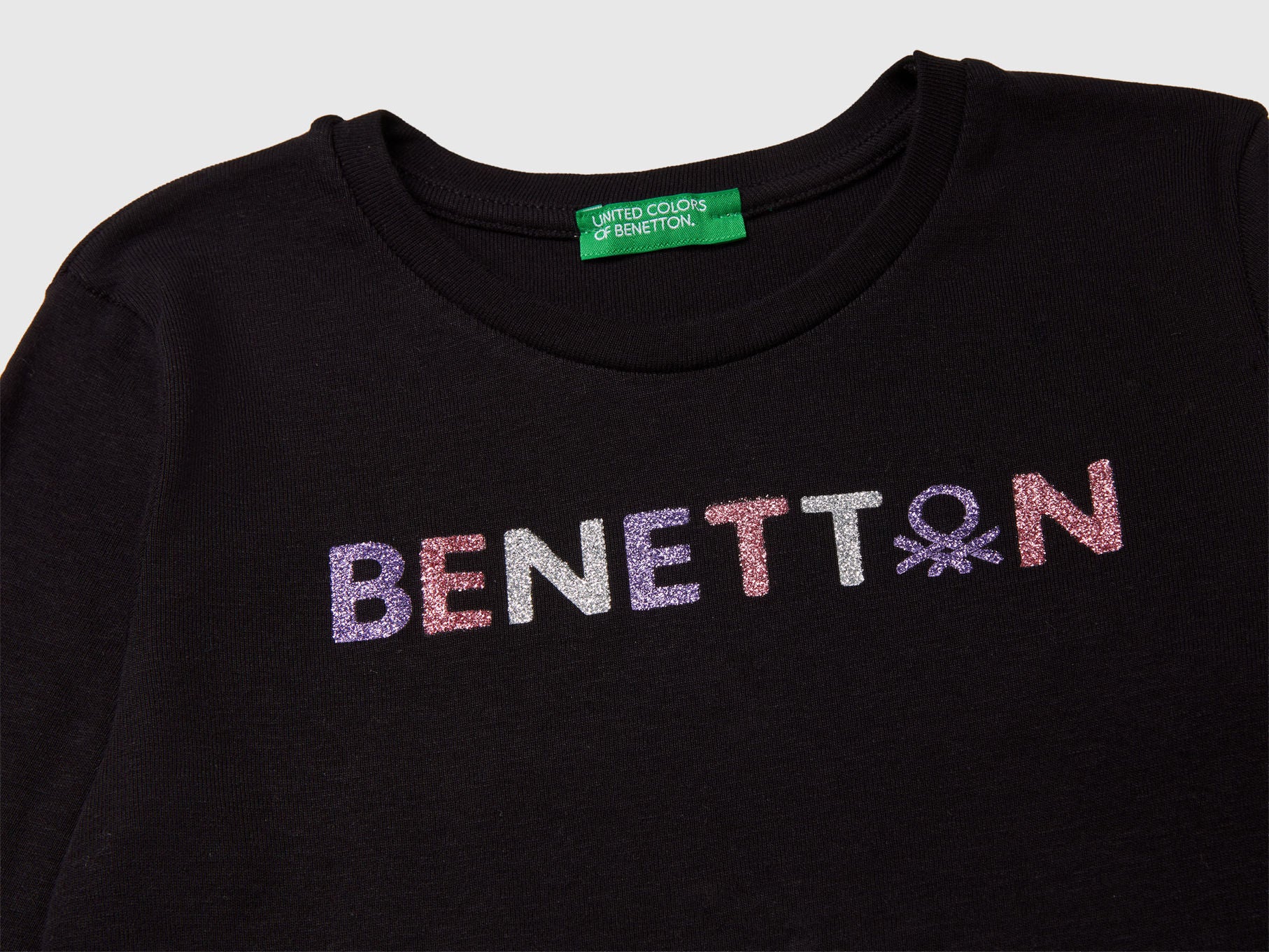 Benetton_Black_Long Sleeve T-Shirt with Glitter Print_3I9WC10JR_100_03