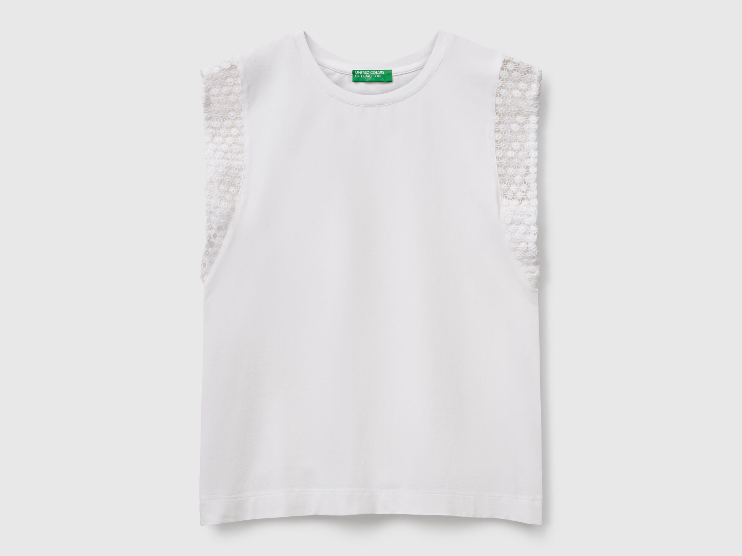Benetton_Sleeveless Top with Macram�_3IFVD10AC_101_03