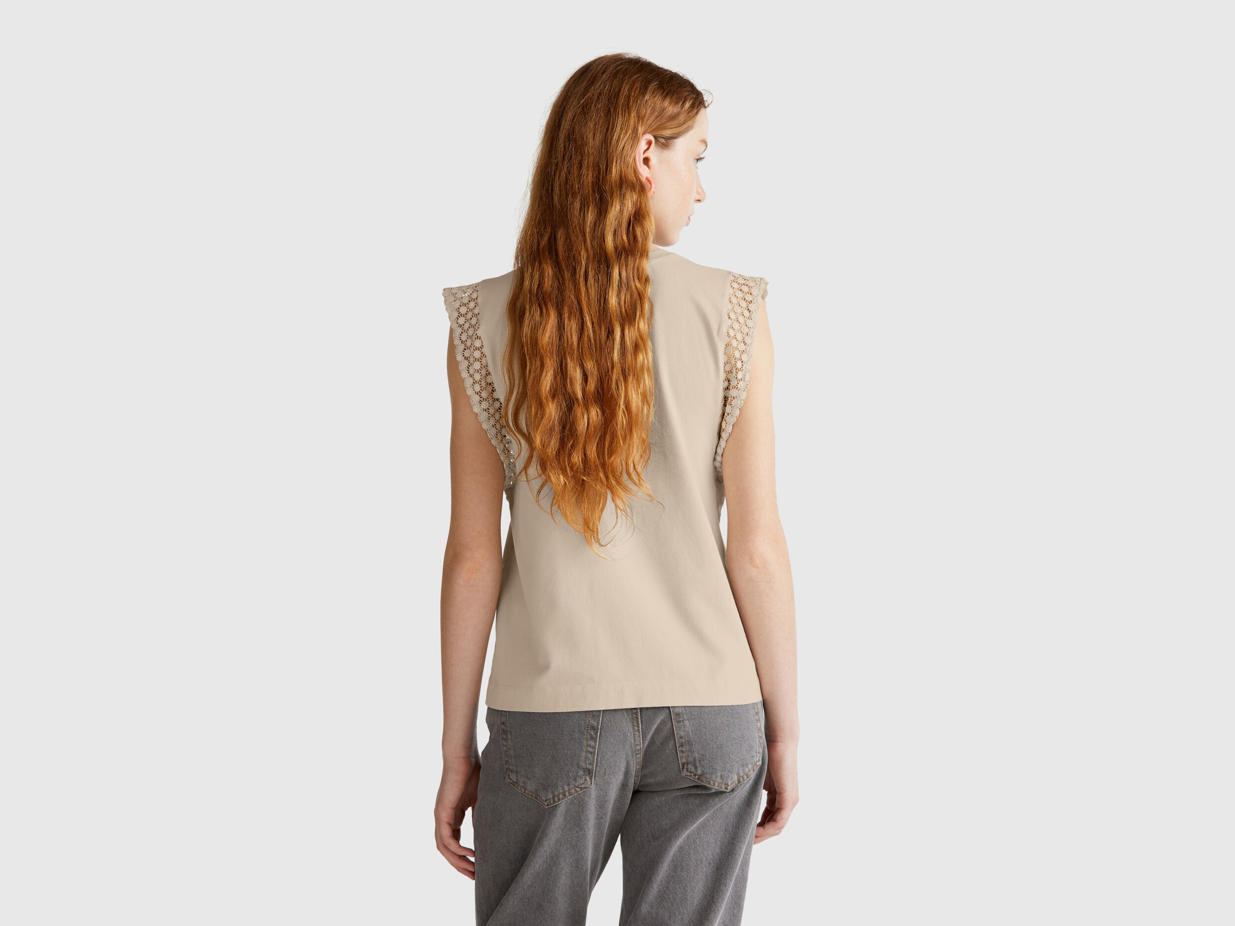 Benetton_Sleeveless Top with Macram�_3IFVD10AC_152_02