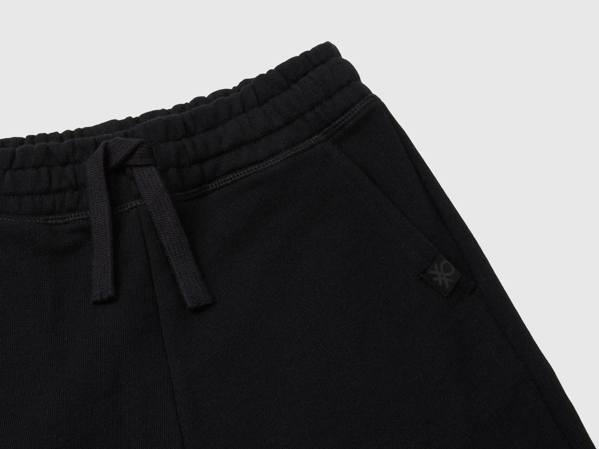 Benetton_Bermudas in Pure Cotton Sweat_3J68C901G_100_03