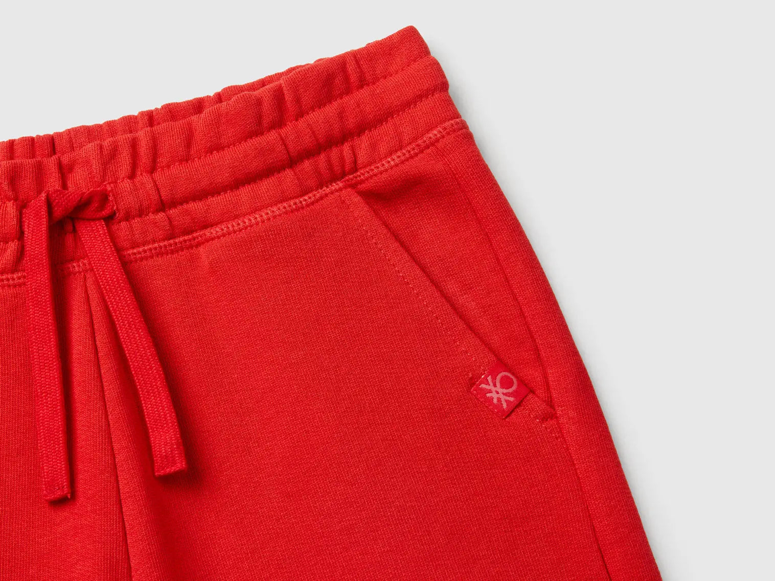 Benetton_Bermuda Shorts in Pure Cotton Fleece_3J68C901G_19Q_03