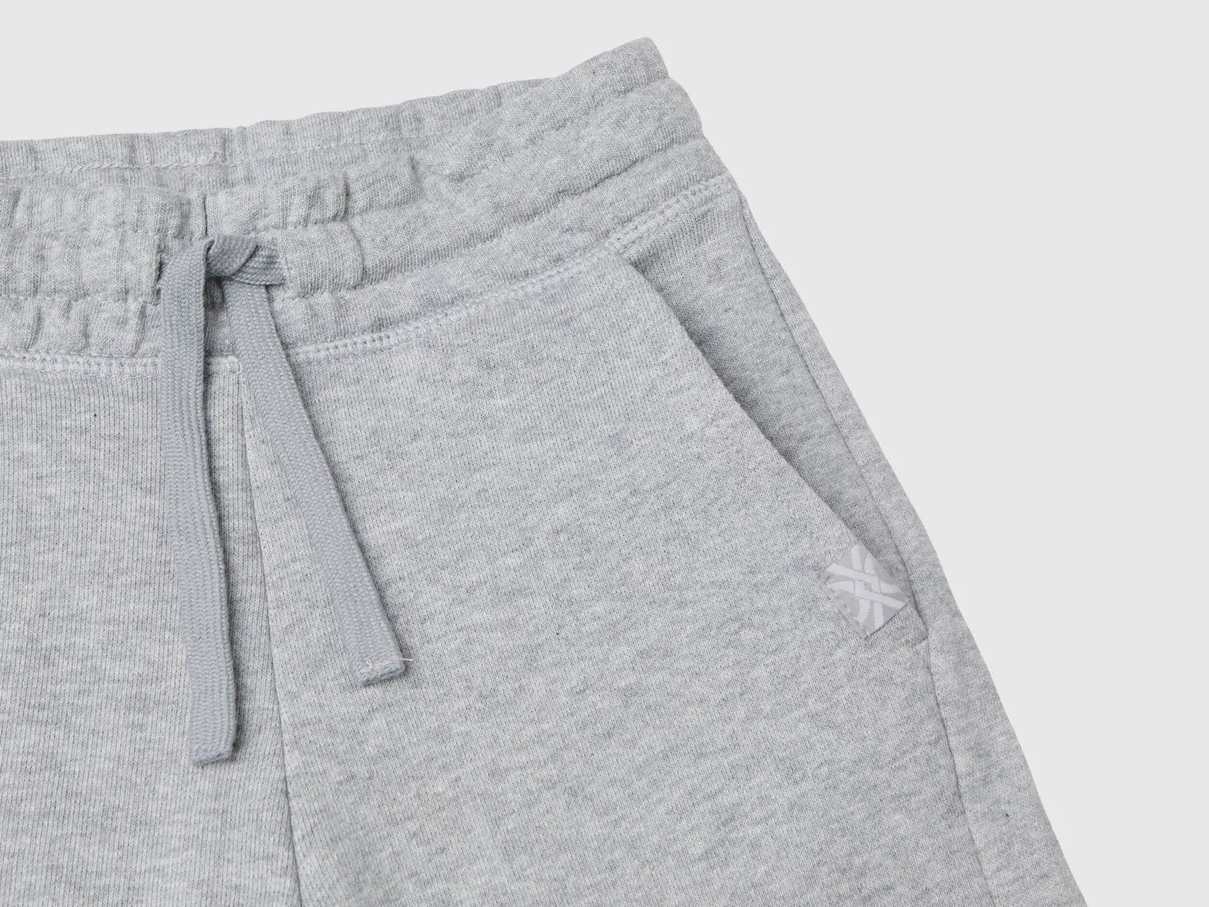 Benetton_Bermudas in Pure Cotton Sweat_3J68C901G_501_03