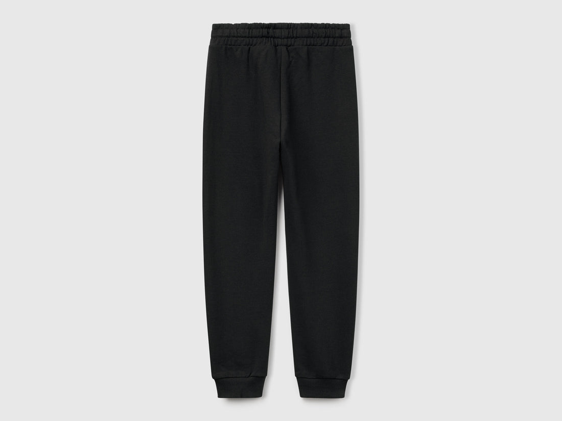 Benetton_Black_Sweatpants with Logo_3J68CF02H_100_02