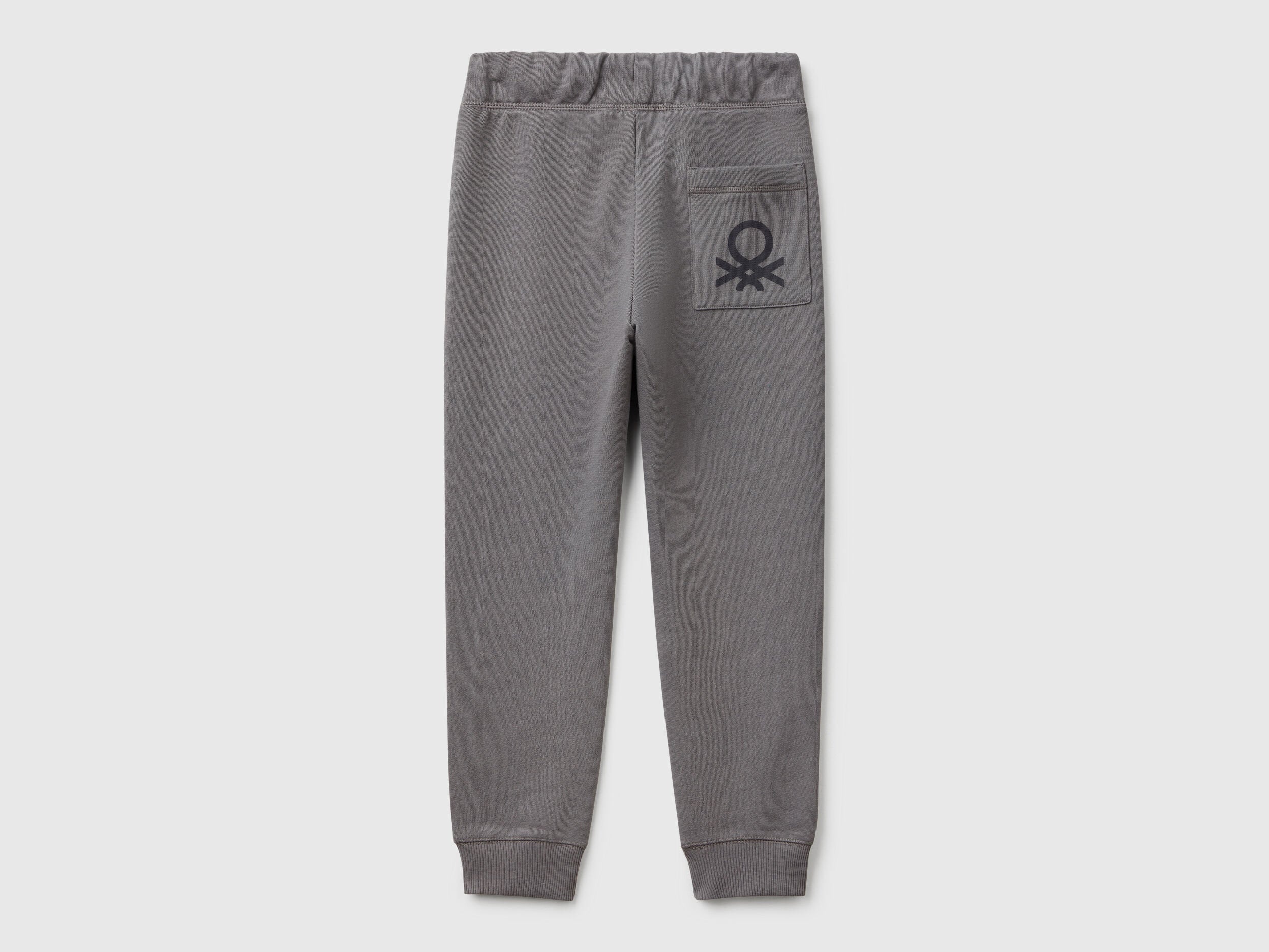 Benetton_Sweatpants with Logo_3J68CF058_00W_02