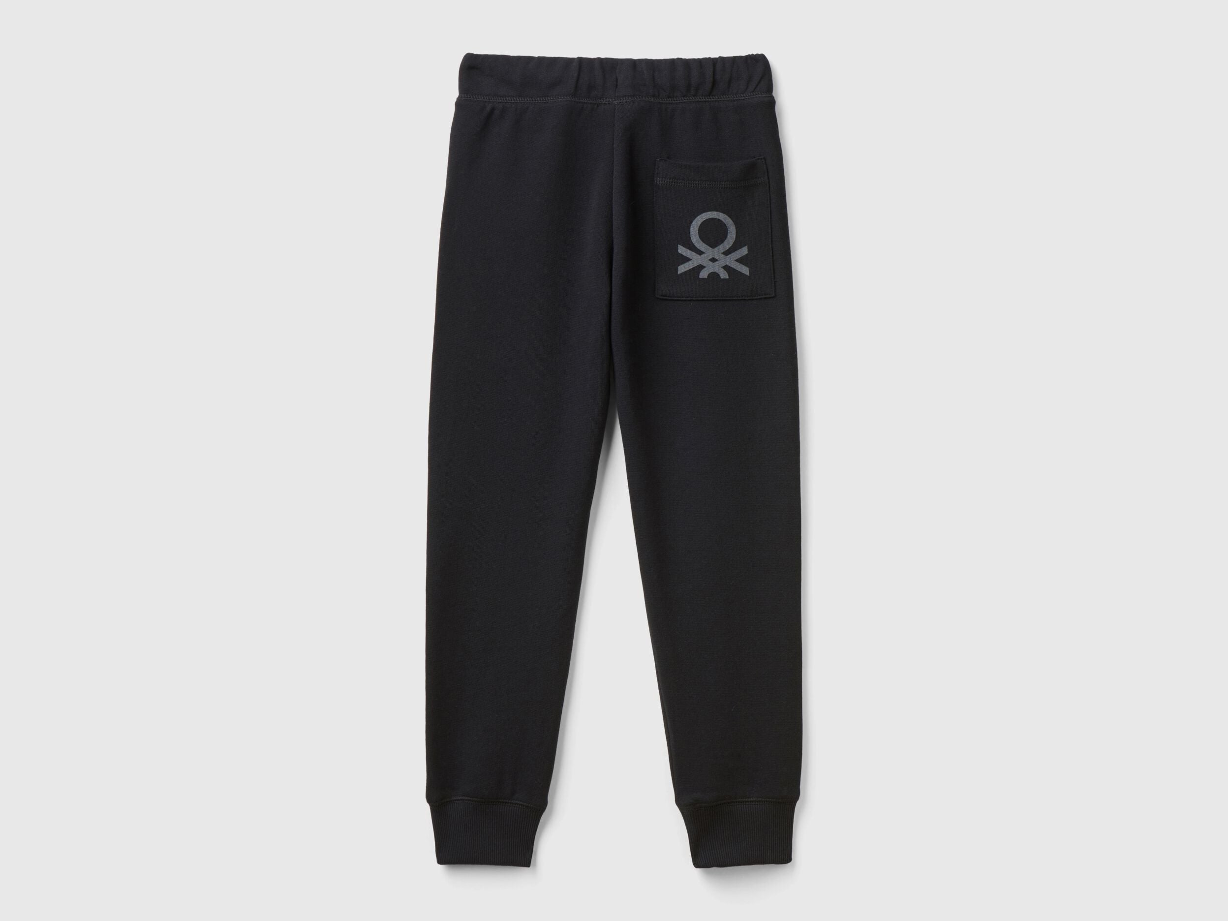 Benetton_Black_Sweatpants with Logo_3J68CF058_100_02