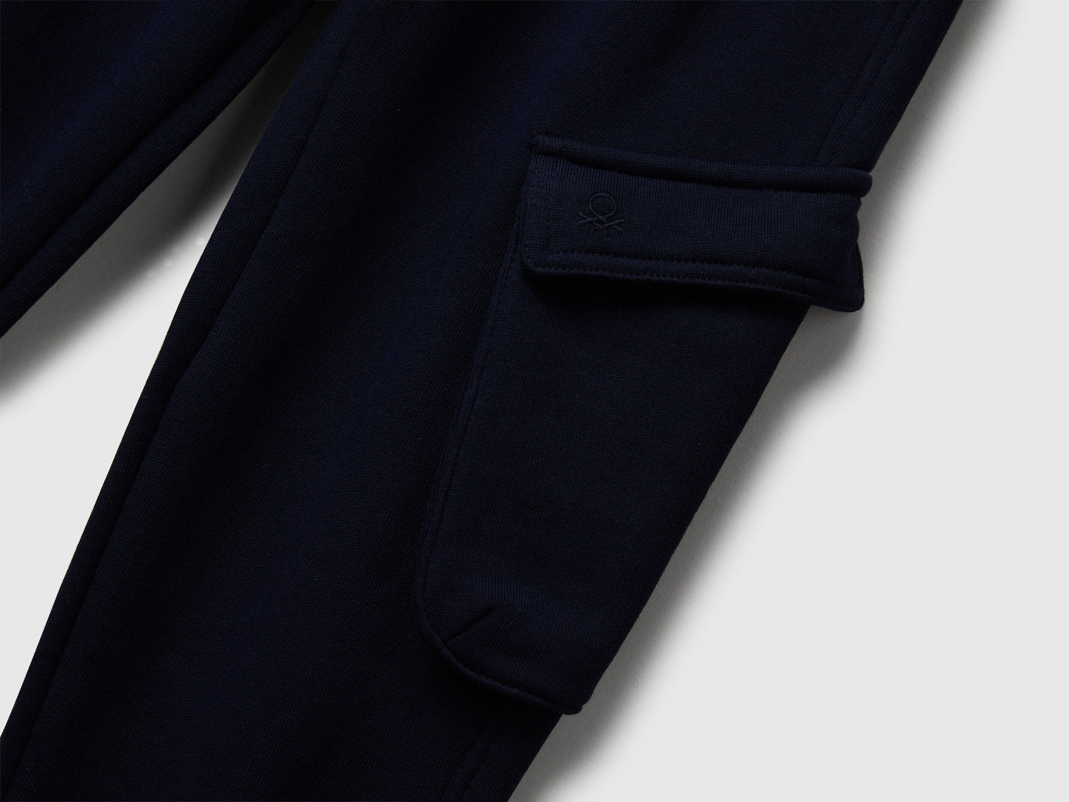 Benetton_Dark Blue_Sweat Fabric Cargo Joggers_3J68CF06I_016_03