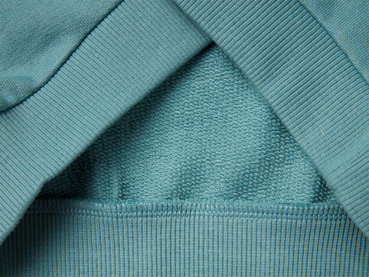 Benetton_Sky Blue_Sweatshirt with Petal Look Applique_3J68G10K3_33K_03