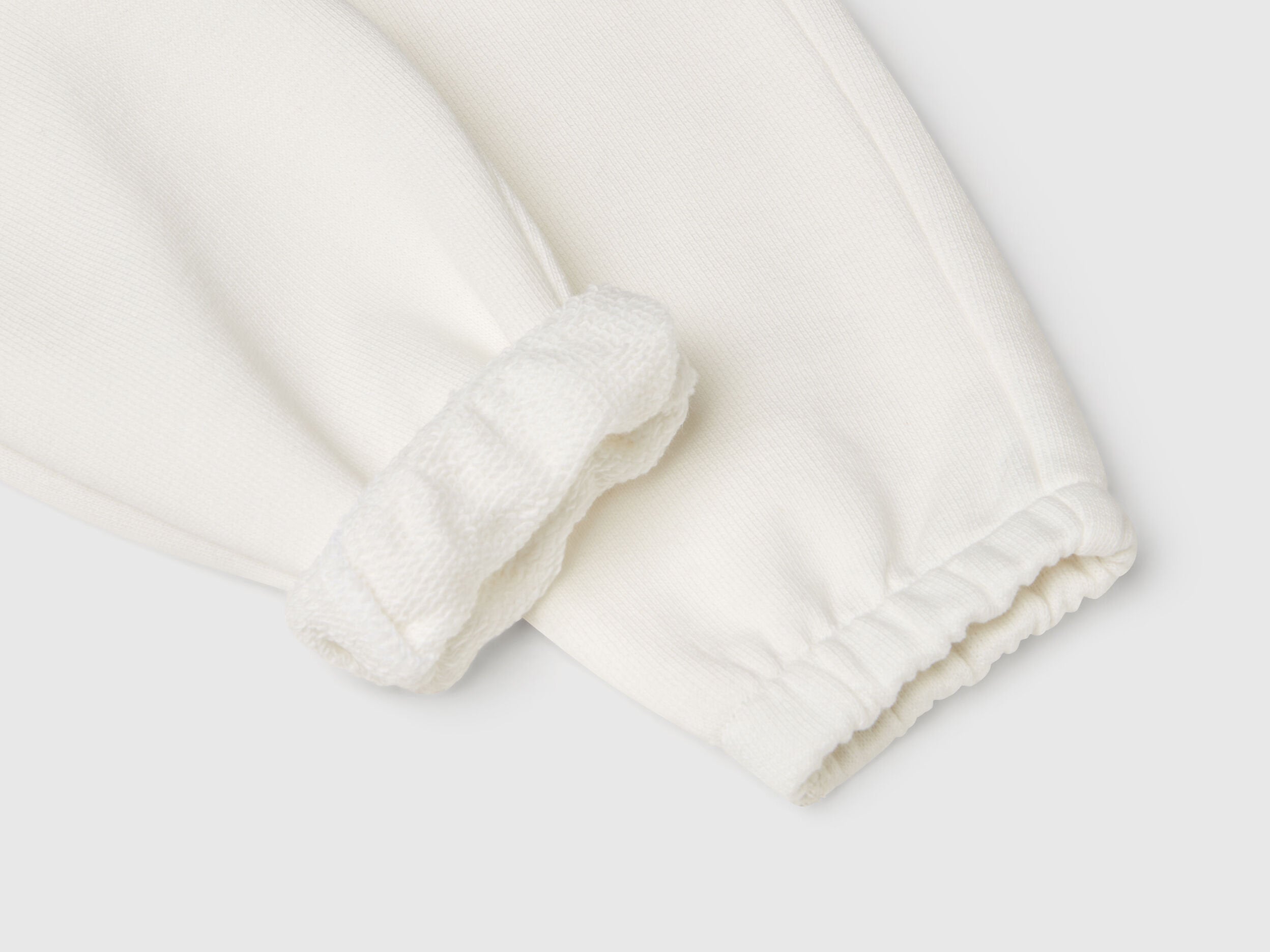 Benetton_Sweatpants in Organic Cotton_3J70AF029_074_03