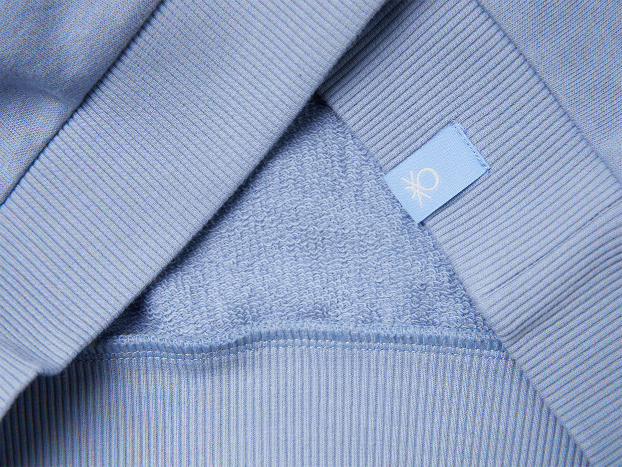 Benetton_Light Blue_Sweatshirt with Bluey Print ©Ludo Studio_3J70G10KF_0W2_03