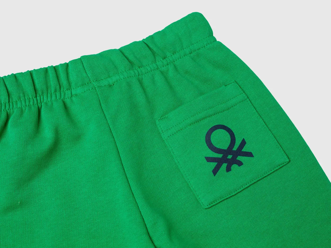 Benetton_Bermudas in Organic Cotton Sweat_3J70G900P_108_03