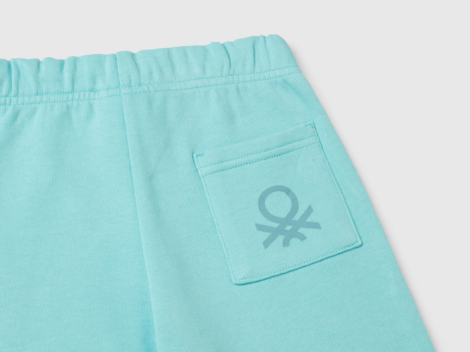 Benetton_Bermuda Shorts in Cotton Fleece_3J70G900P_18T_03