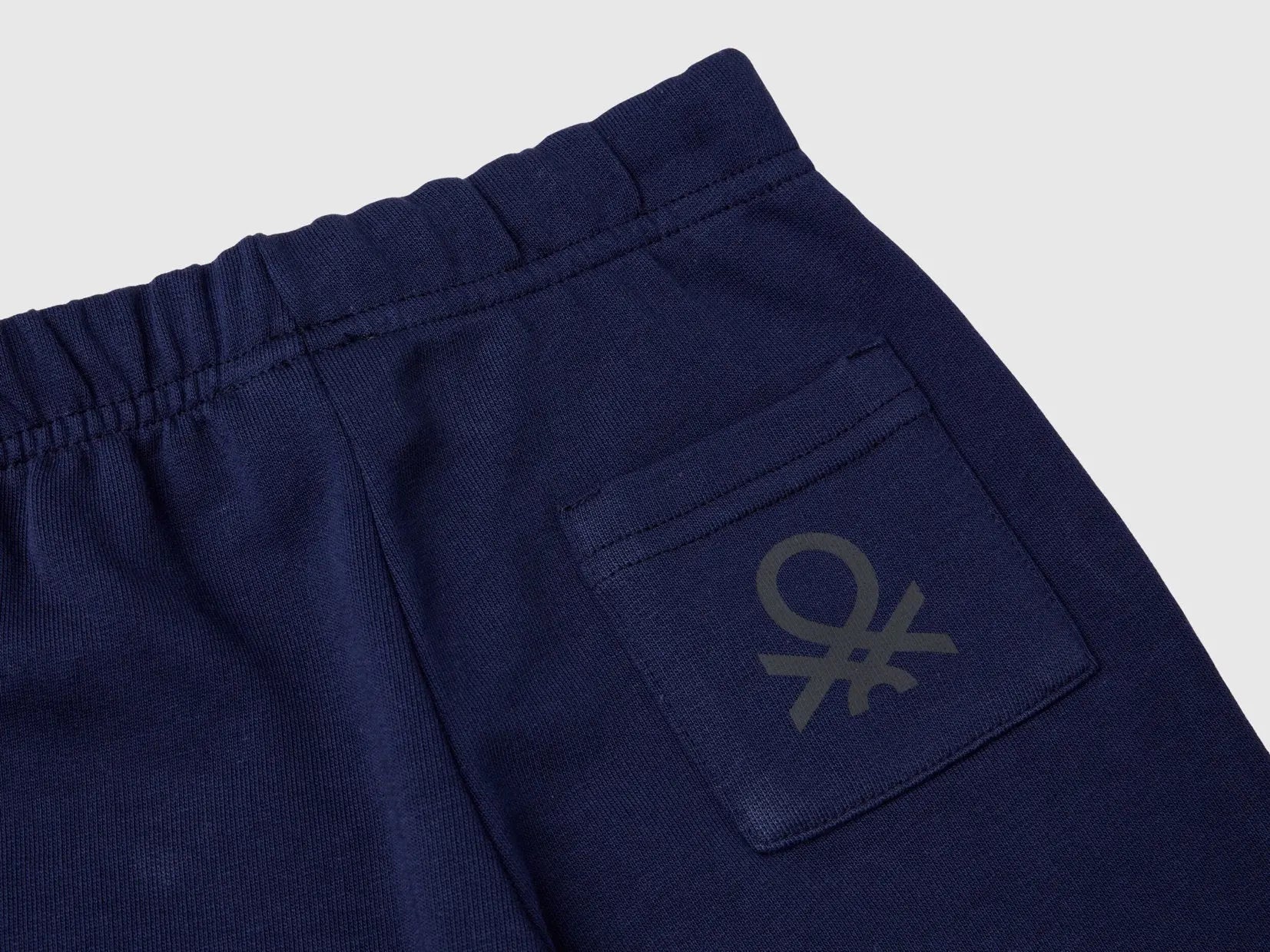 Benetton_Bermudas in Organic Cotton Sweat_3J70G900P_252_03