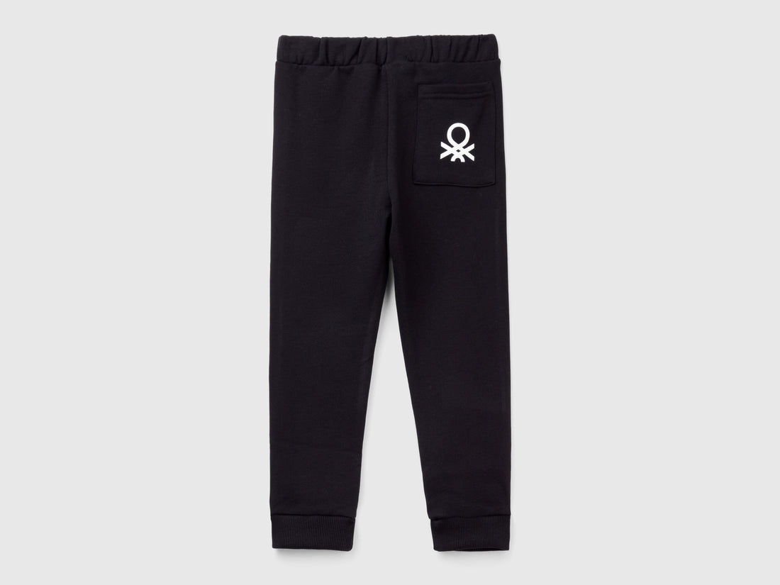 Beneton_Cotton Sweatpants with Logo_3J70GF010_100_02