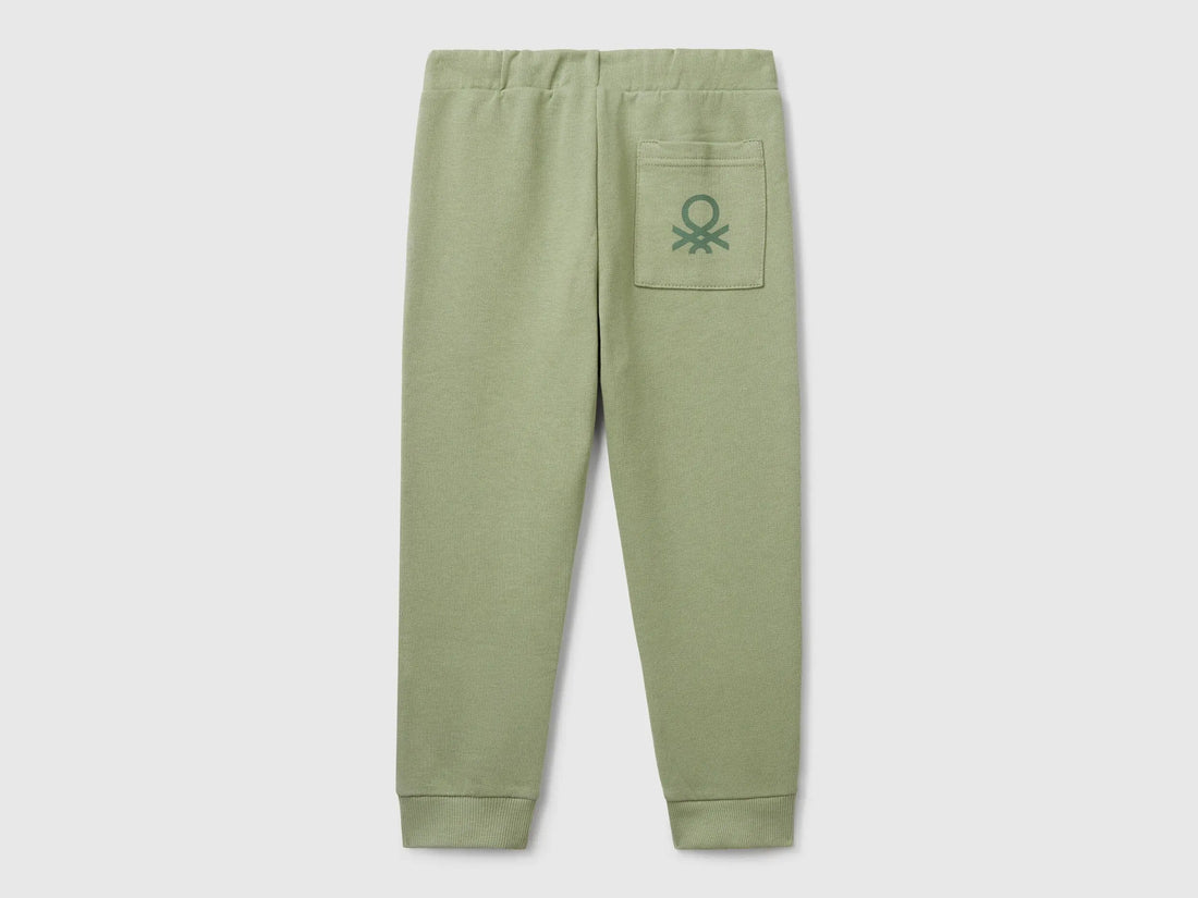 Benetton_Organic Cotton Sweatpants with Logo_3J70GF010_26K_02
