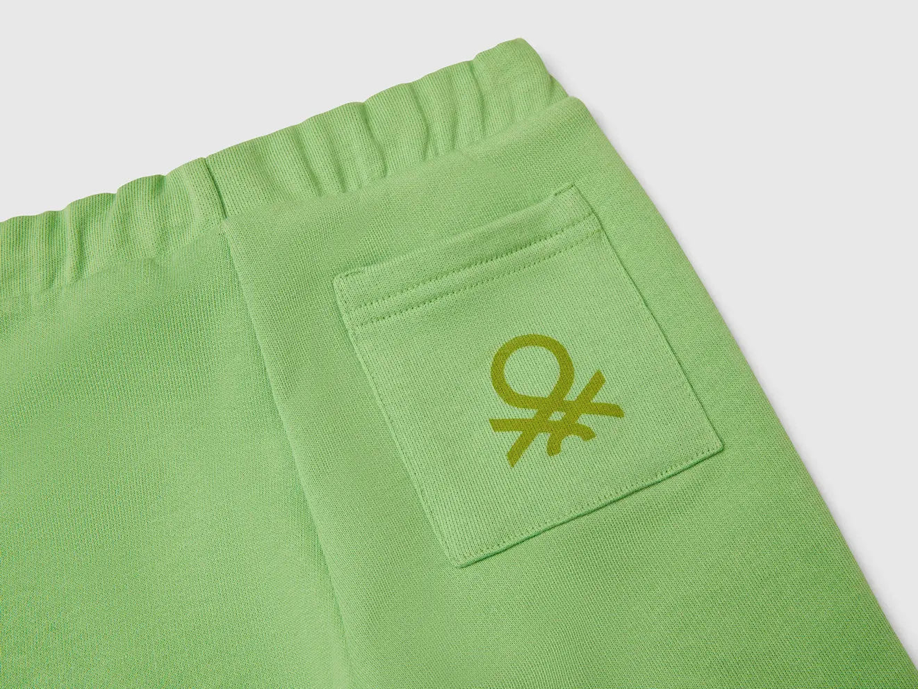 Benetton_Organic Cotton Sweatpants with Logo_3J70GF010_2P7_03