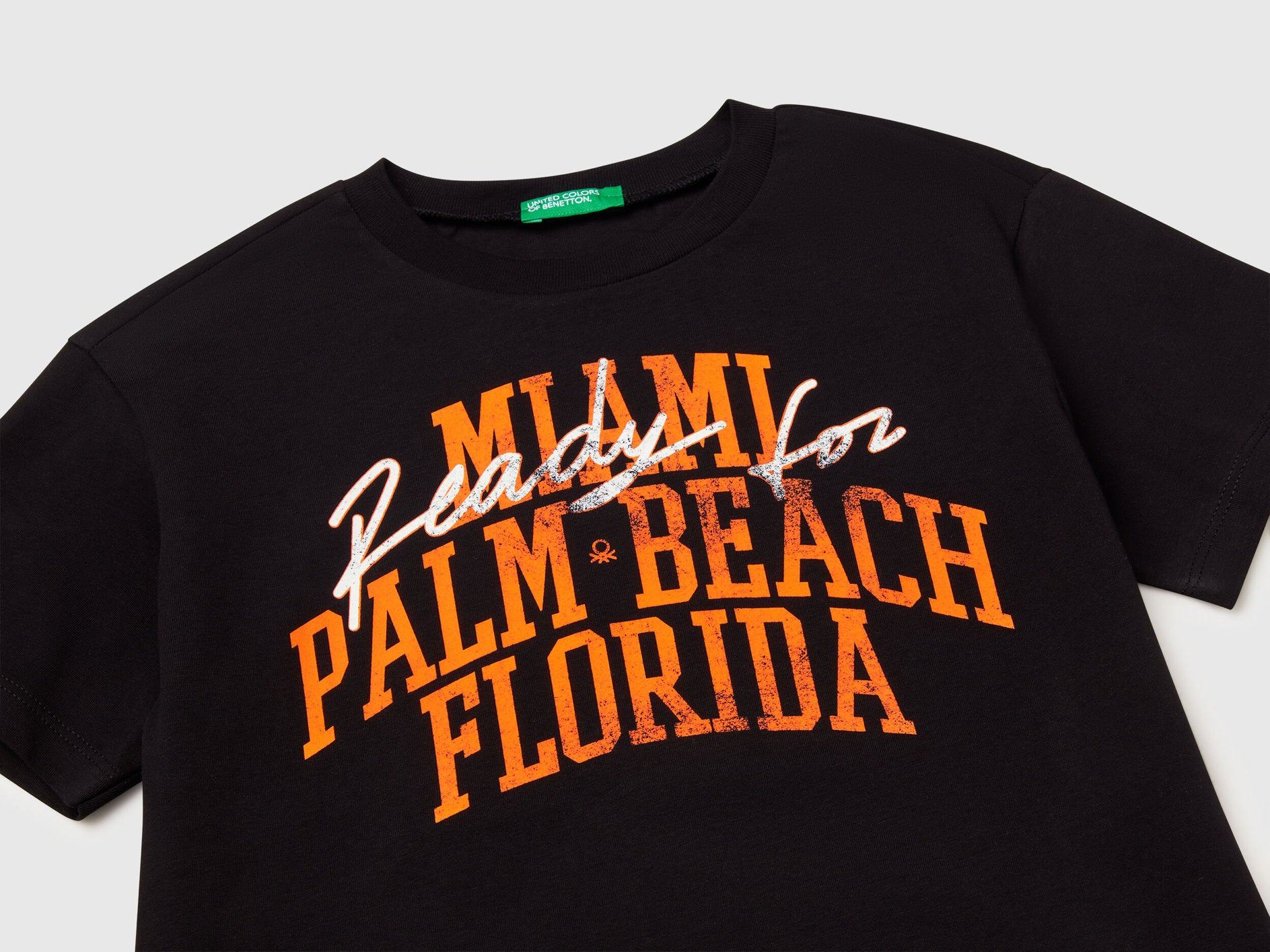 Benetton_T-Shirt with Neon Print_3JERC10PE_100_03