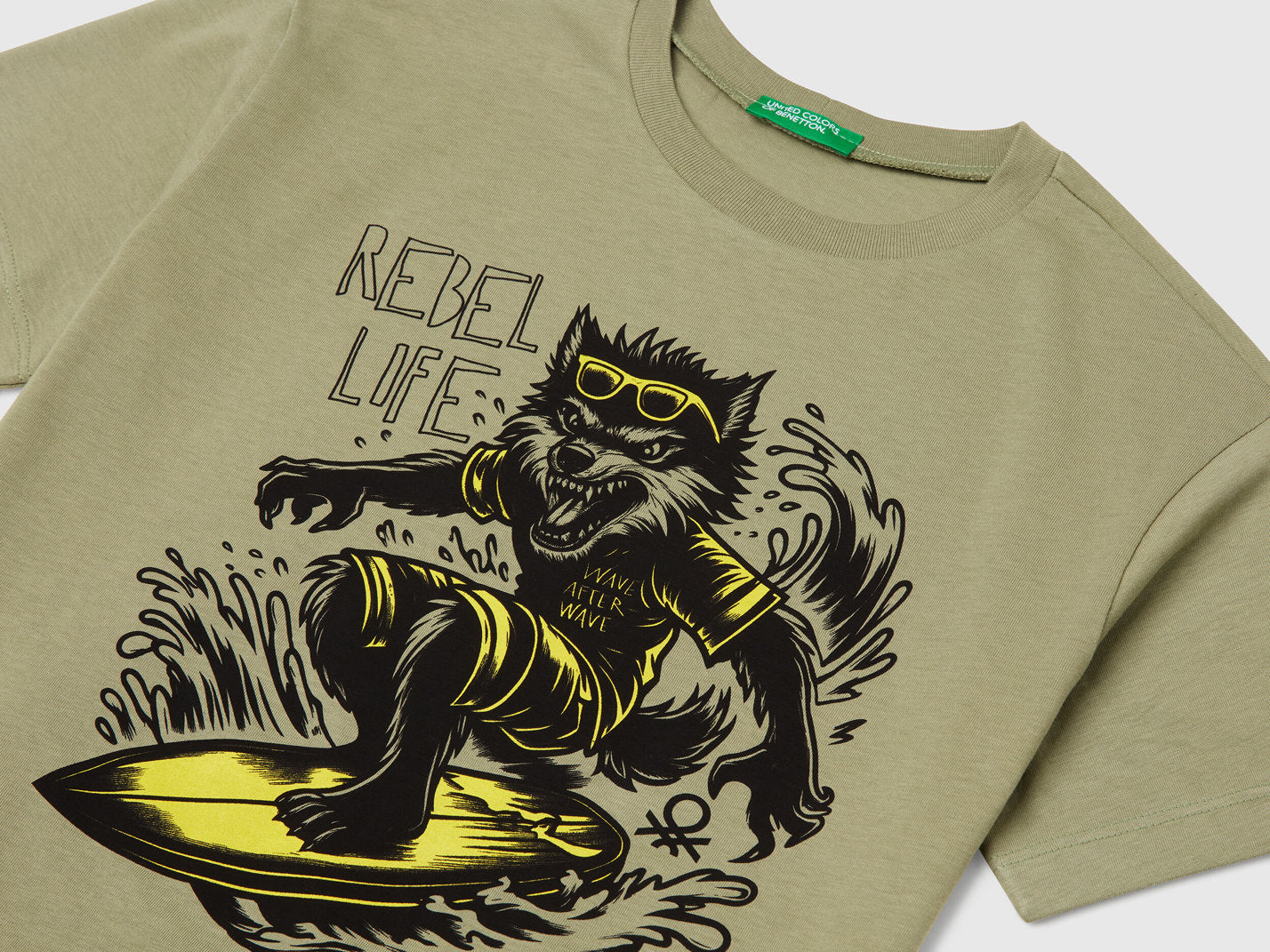 Benetton_T-Shirt with Neon Print_3JERC10PE_26K_03