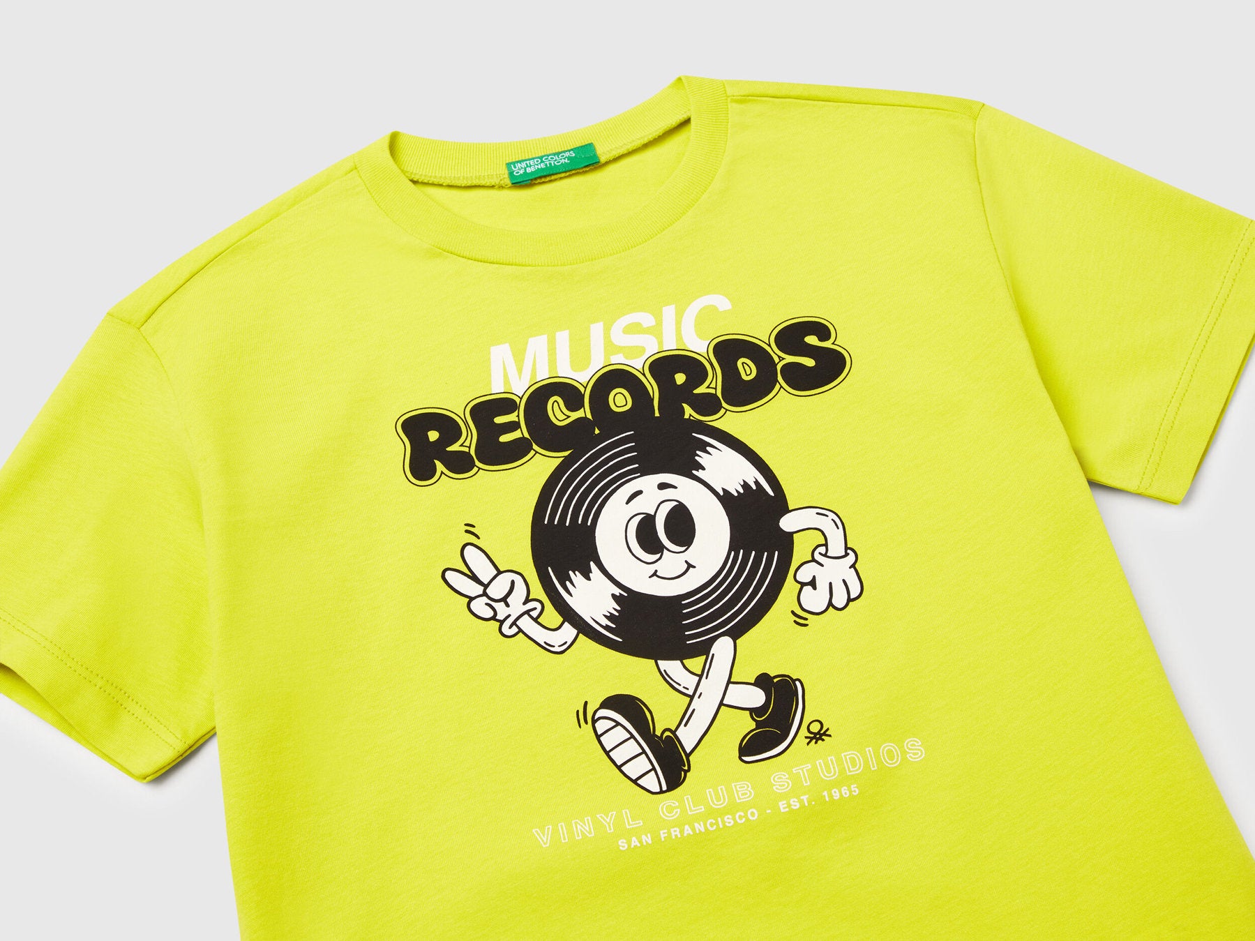 Benetton_T-Shirt with Neon Print_3JERC10PE_29B_03