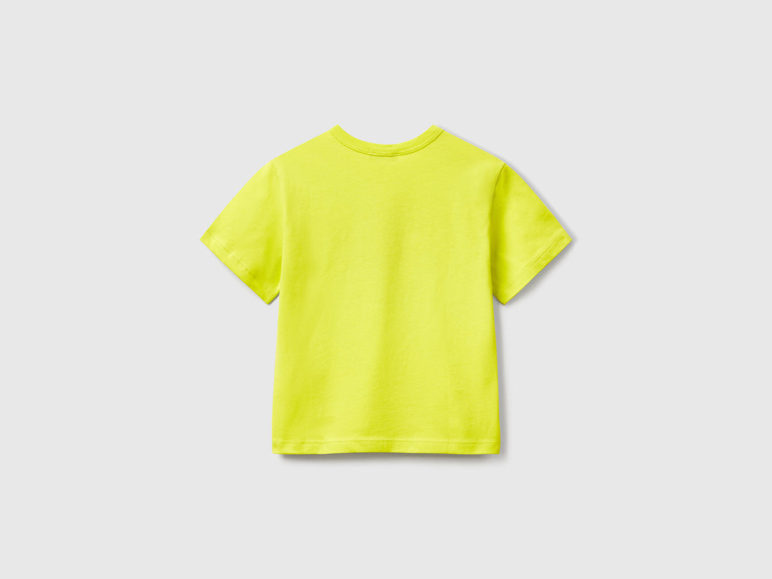 Benetton_T-Shirt with Neon Print_3JERG10JQ_29B_02