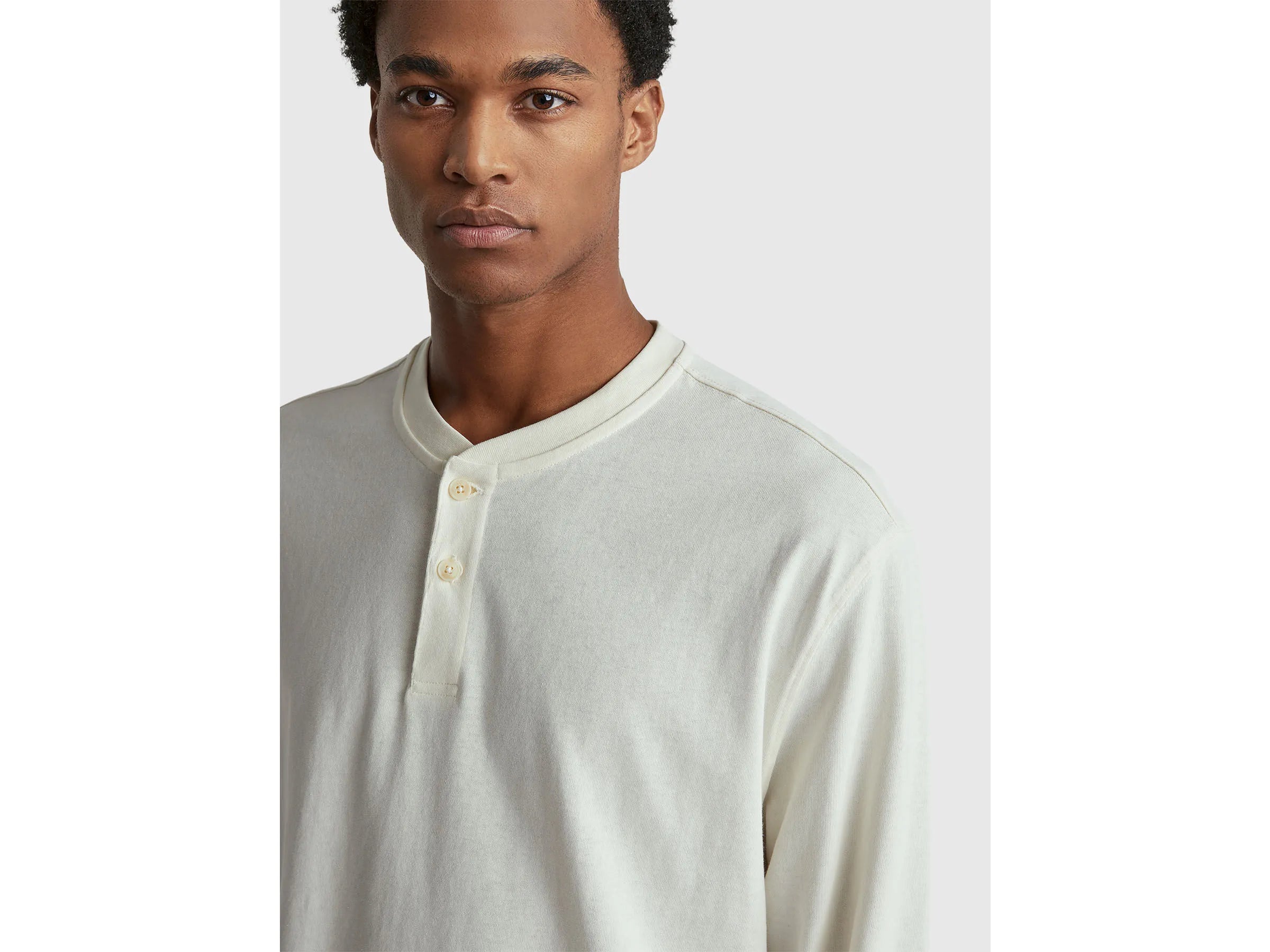 Benetton_Creamy White_T-Shirt with Henley Collar_3L6PU10B6_0R2_04