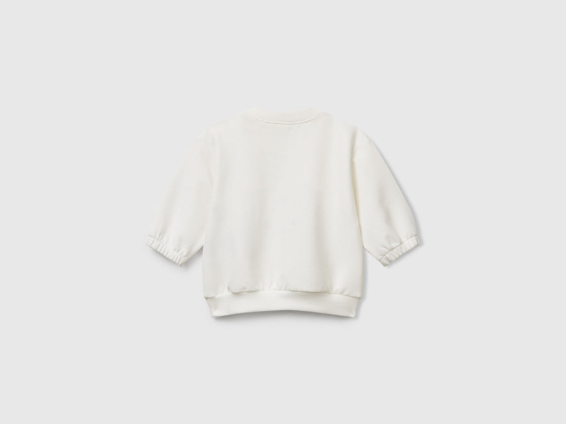 Benetton_White_Sweatshirt with Embroidery and Patches_3MDSA1061_074_02