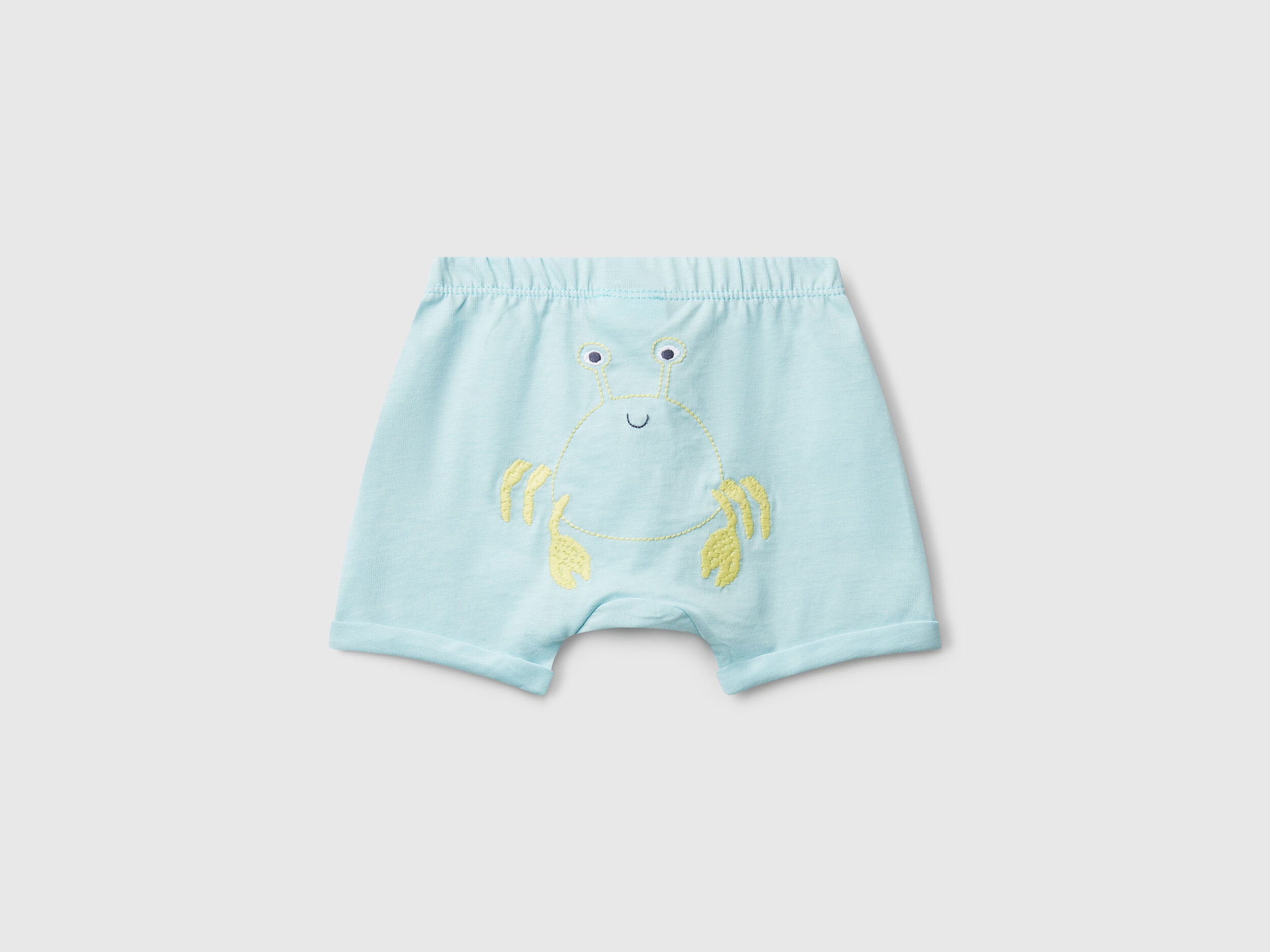 Benetton_Shorts with Patch on The Back_3MI5A900H_21J_02