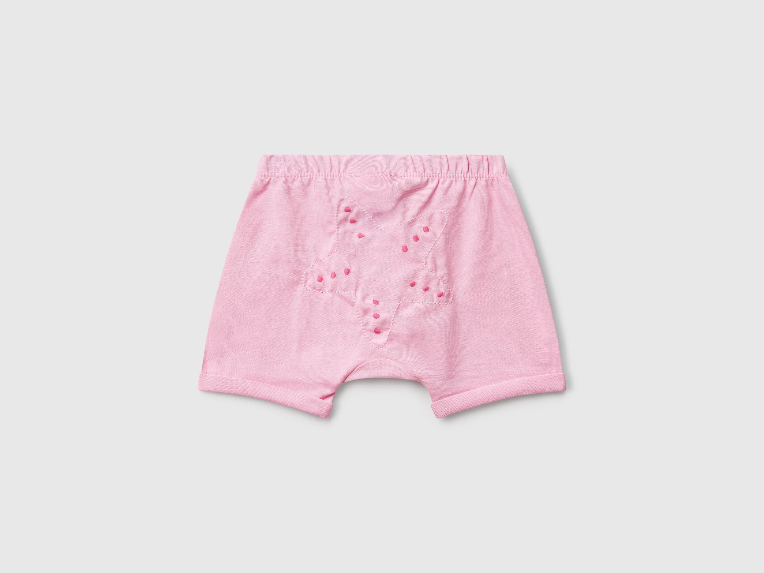 Benetton_Shorts with Patch on The Back_3MI5A900H_34Q_02