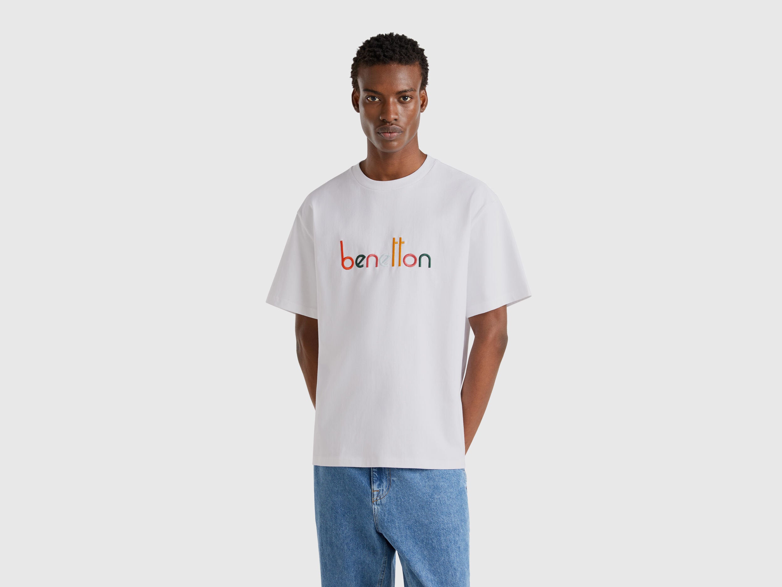 Benetton_Oversized T-Shirt with Logo Embroidery_3MI6U109O_701_01