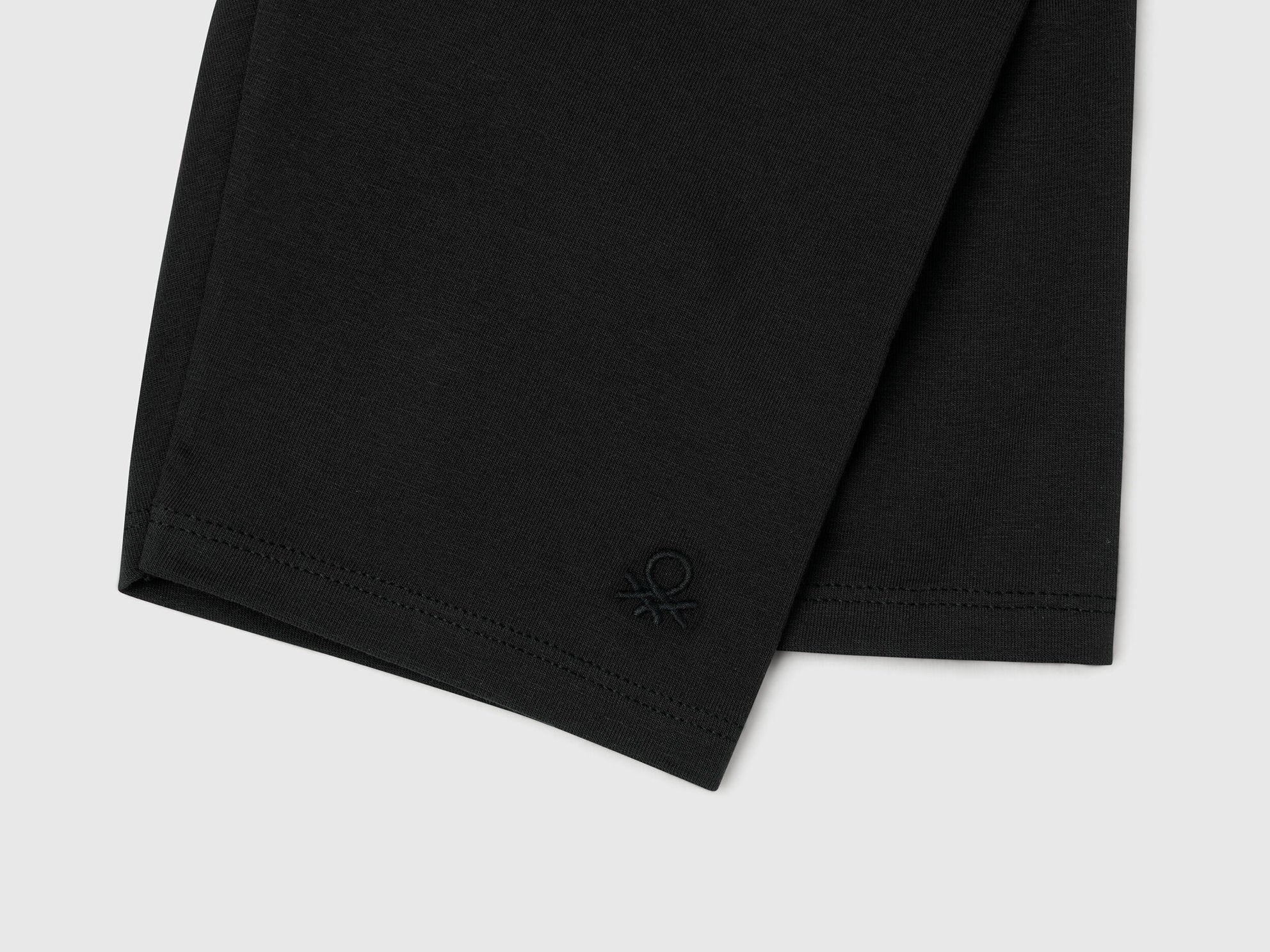 Beneton_Short Leggings in Stretch Cotton_3MT1C901D_100_03