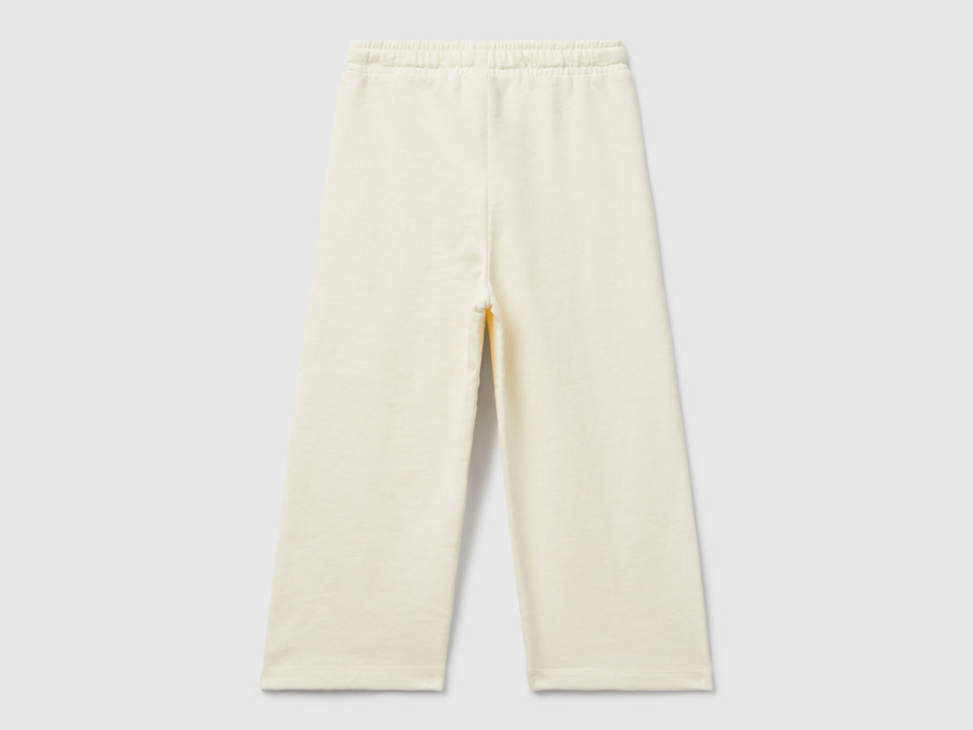 Benetton_Creamy White_Loose Fit Sweatpants_3NBMGF04Y_0R2_02