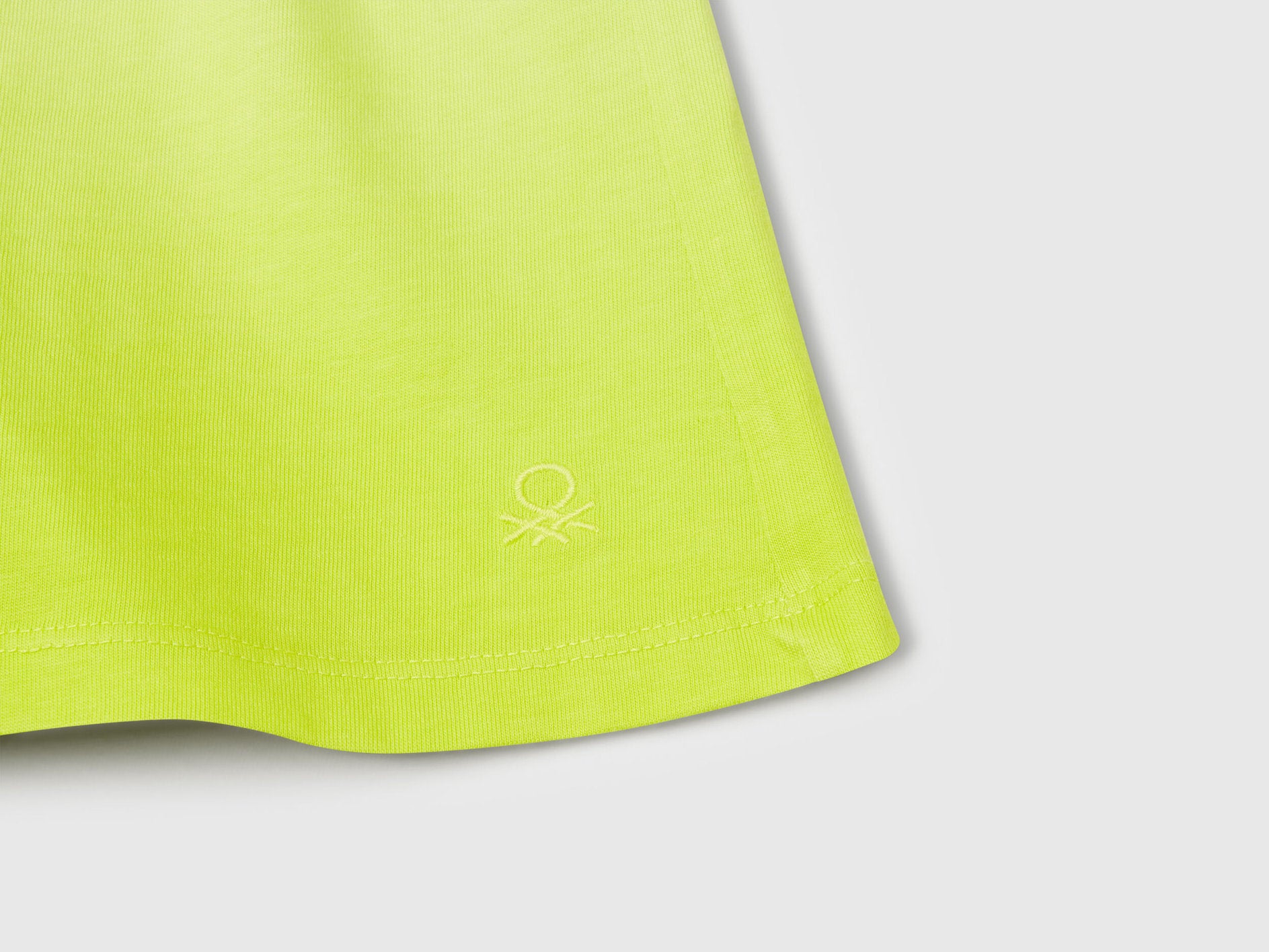 Benetton_Dip-Dye Shorts_3NPDC903G_78A_03