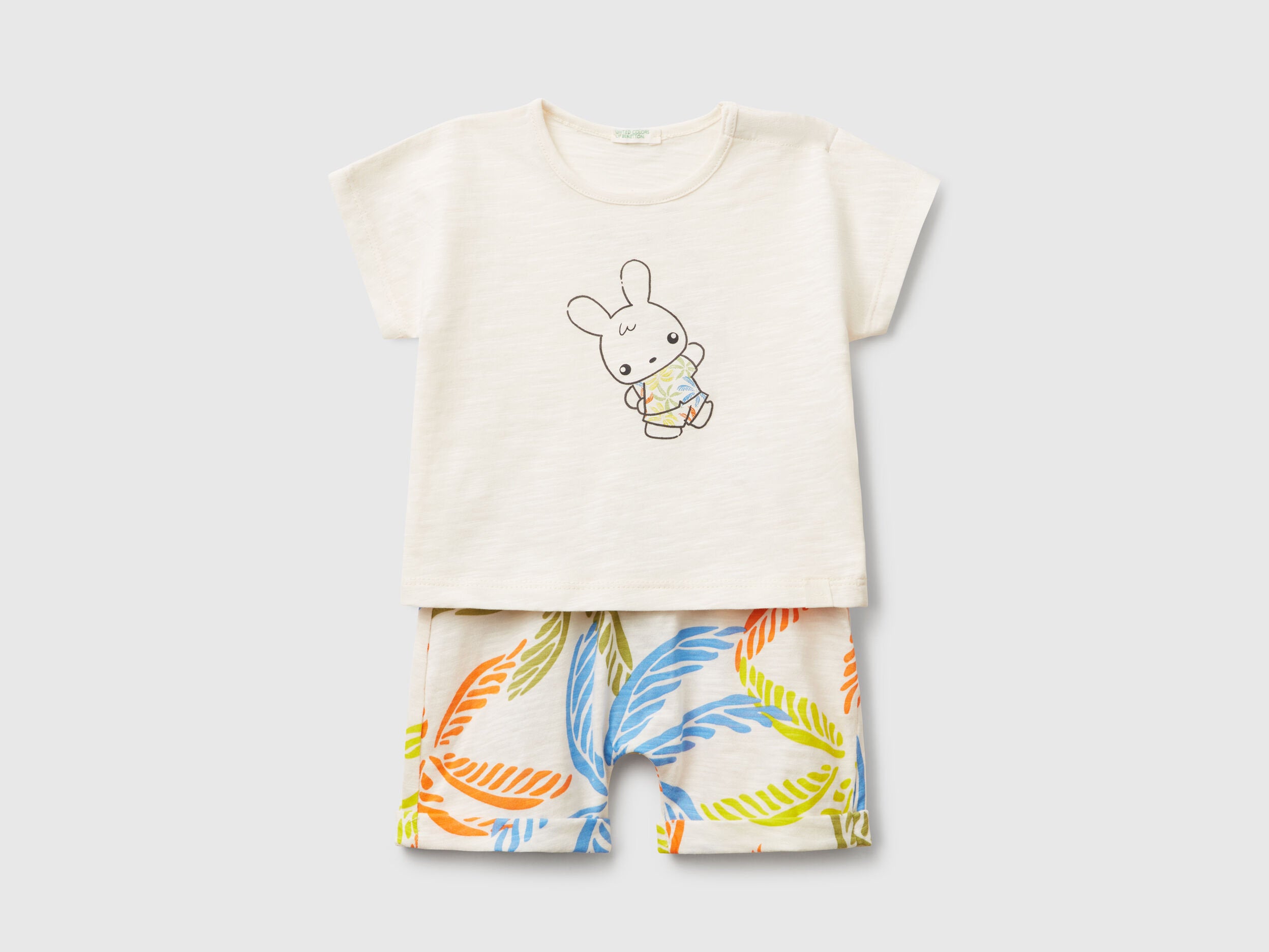 Benetton_Lightweight T-Shirt and Shorts Set_3O7SAK014_901_01