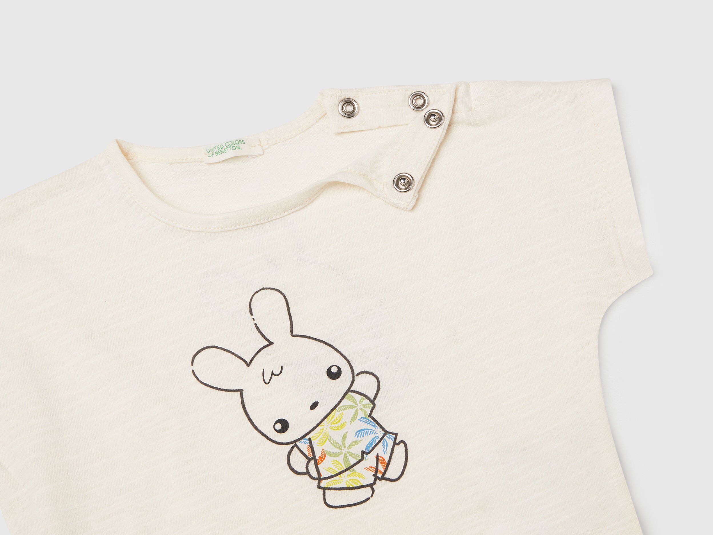 Benetton_Lightweight T-Shirt and Shorts Set_3O7SAK014_901_03