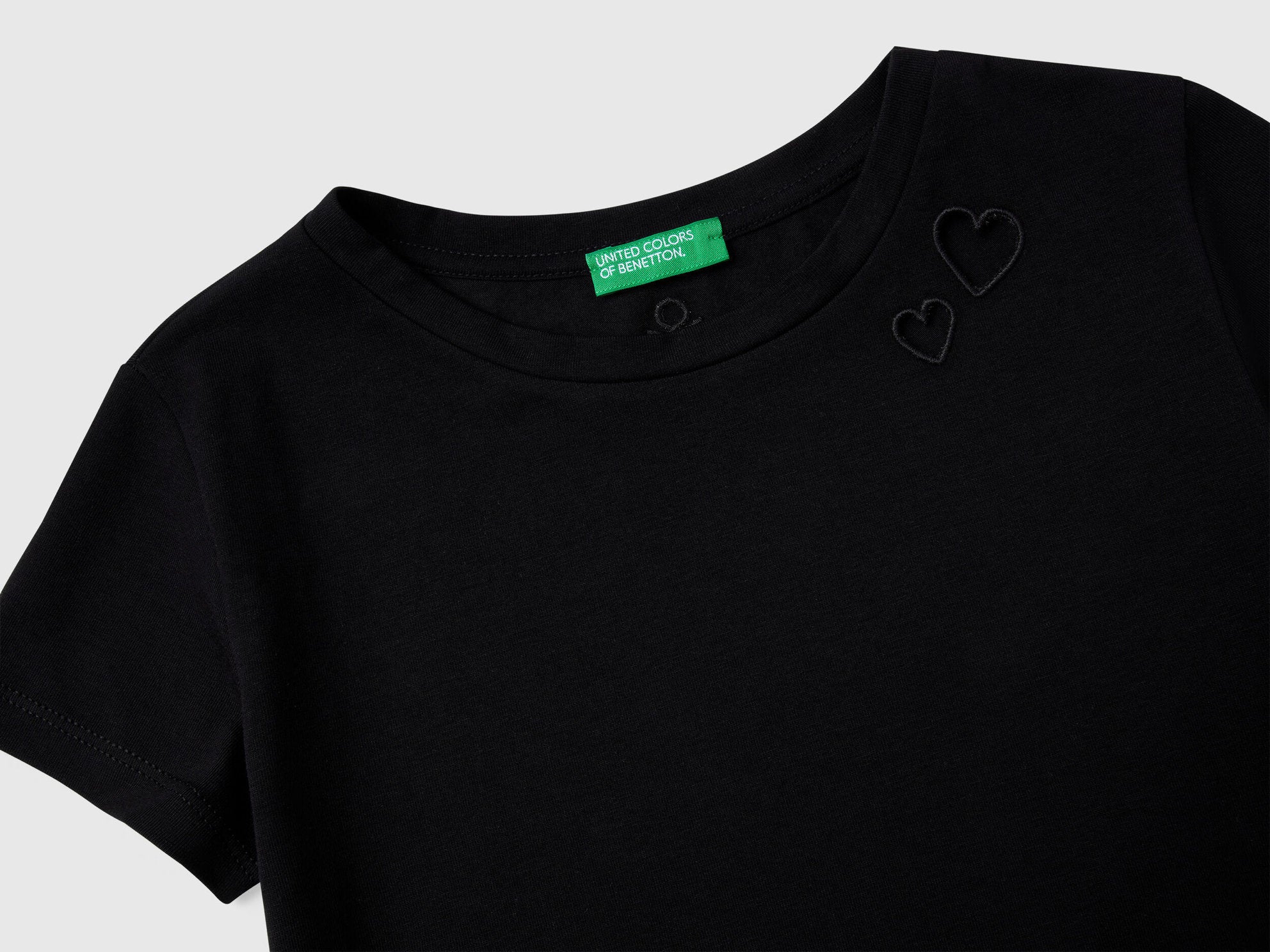 Benetton_Cut Out Motif T-Shirt_3P4ZC10O0_100_03