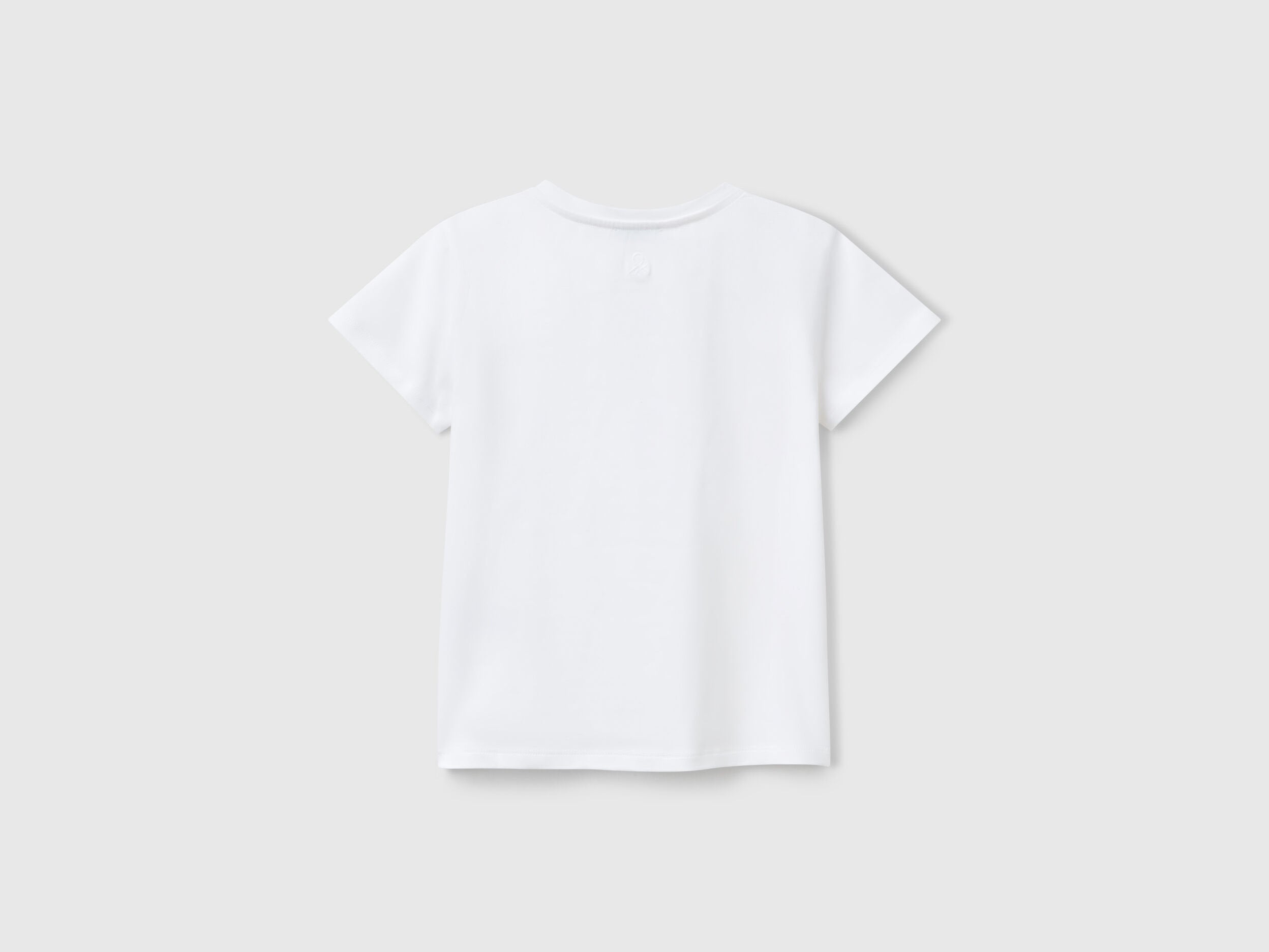 Benetton_Cut Out Motif T-Shirt_3P4ZC10O0_101_02