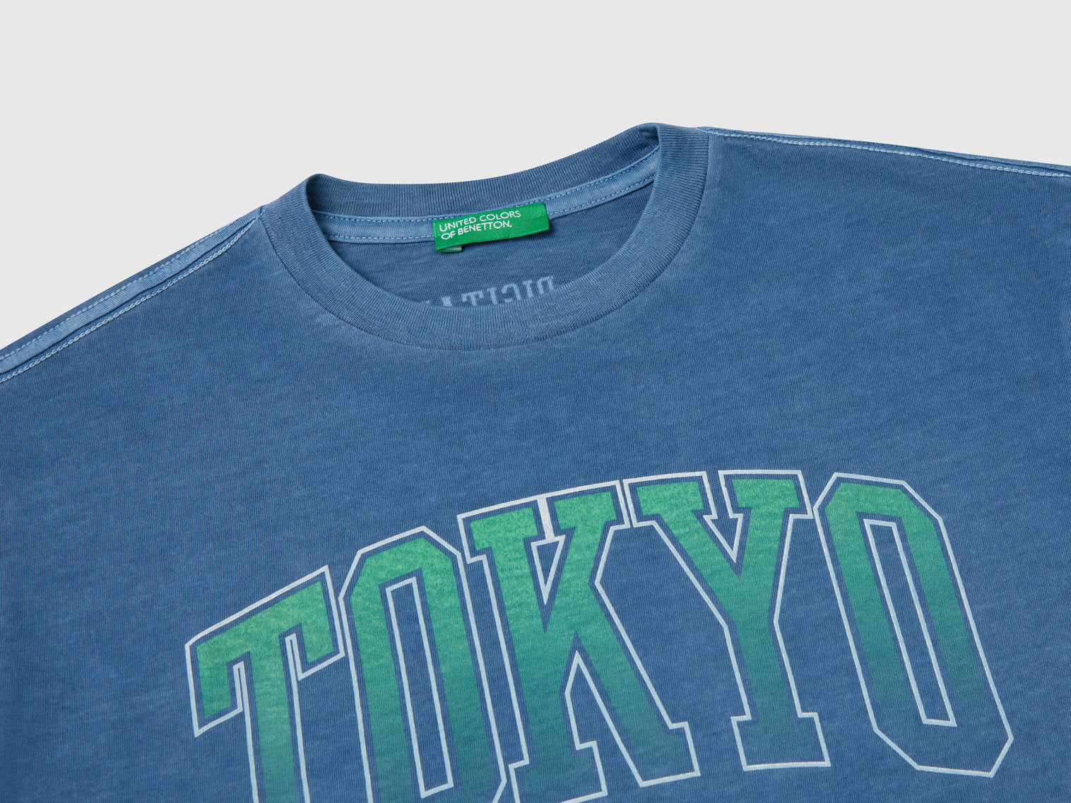 Benetton_T-Shirt with Print on Front and Back_3PCMC10N7_71W_03