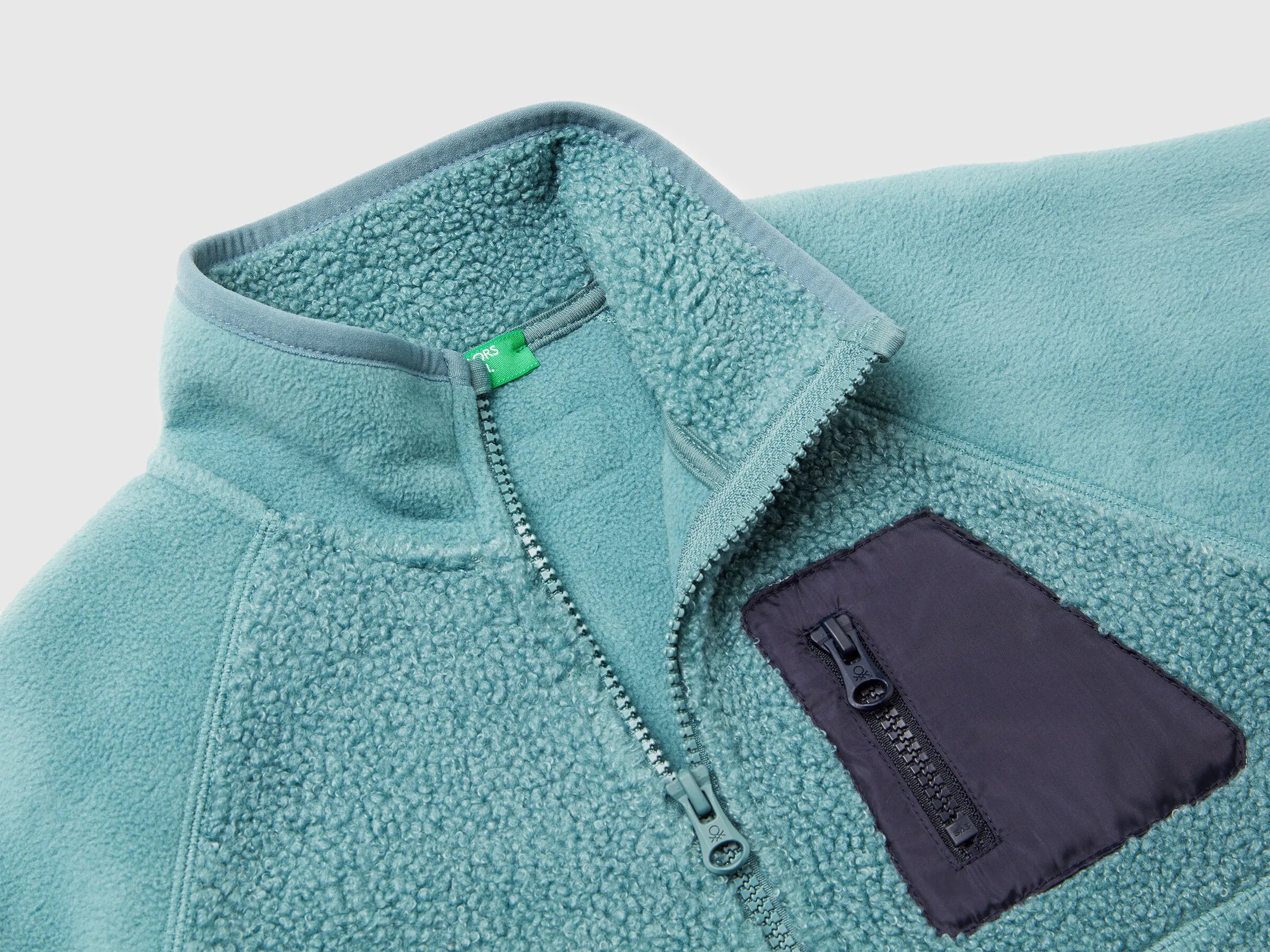 Benetton_Blue_Sweatshirt in Faux Fur_3PNYG5044_19W_03