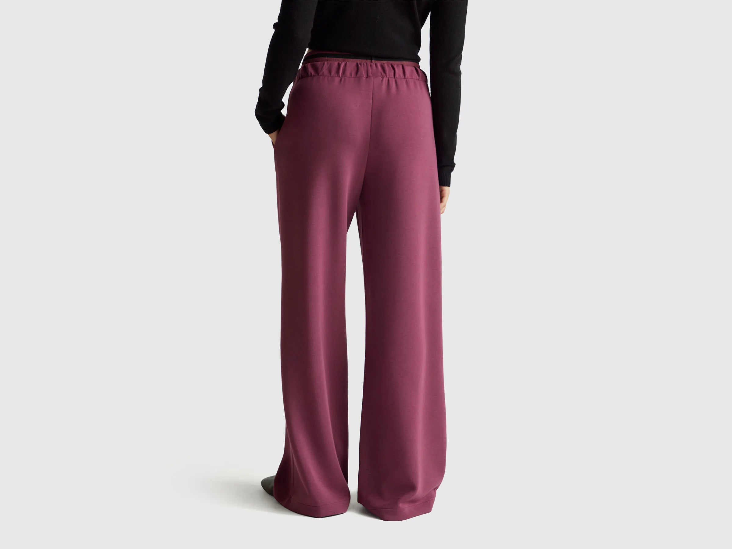 Benetton_Plum_Wide Trousers in Stretch Modal_3QAFDF01D_1D3_03