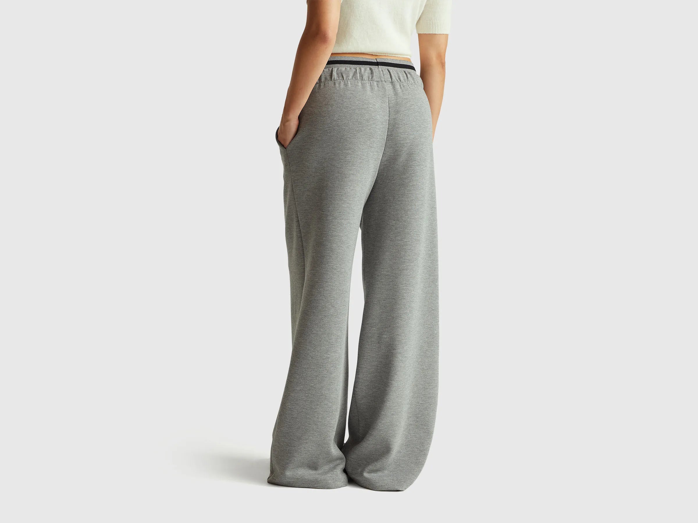 Benetton_Gray_Wide Trousers in Stretch Modal_3QAFDF01D_907_03