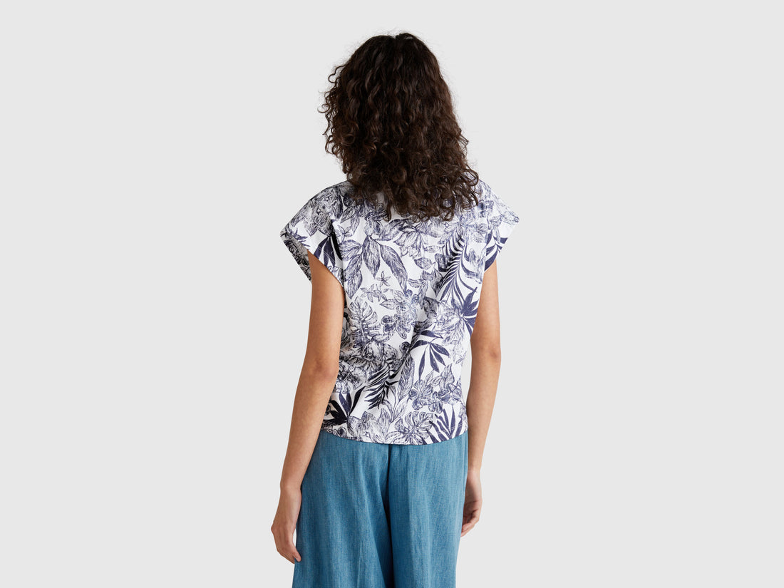 Benetton_T-Shirt with Floral Print_3SEBD10AE_71T_02