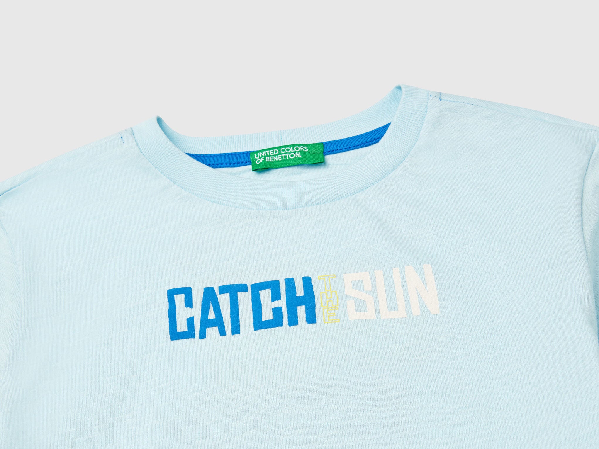 Benetton_Oversized T-Shirt in Lightweight Cotton_3SLUG10JF_21J_03