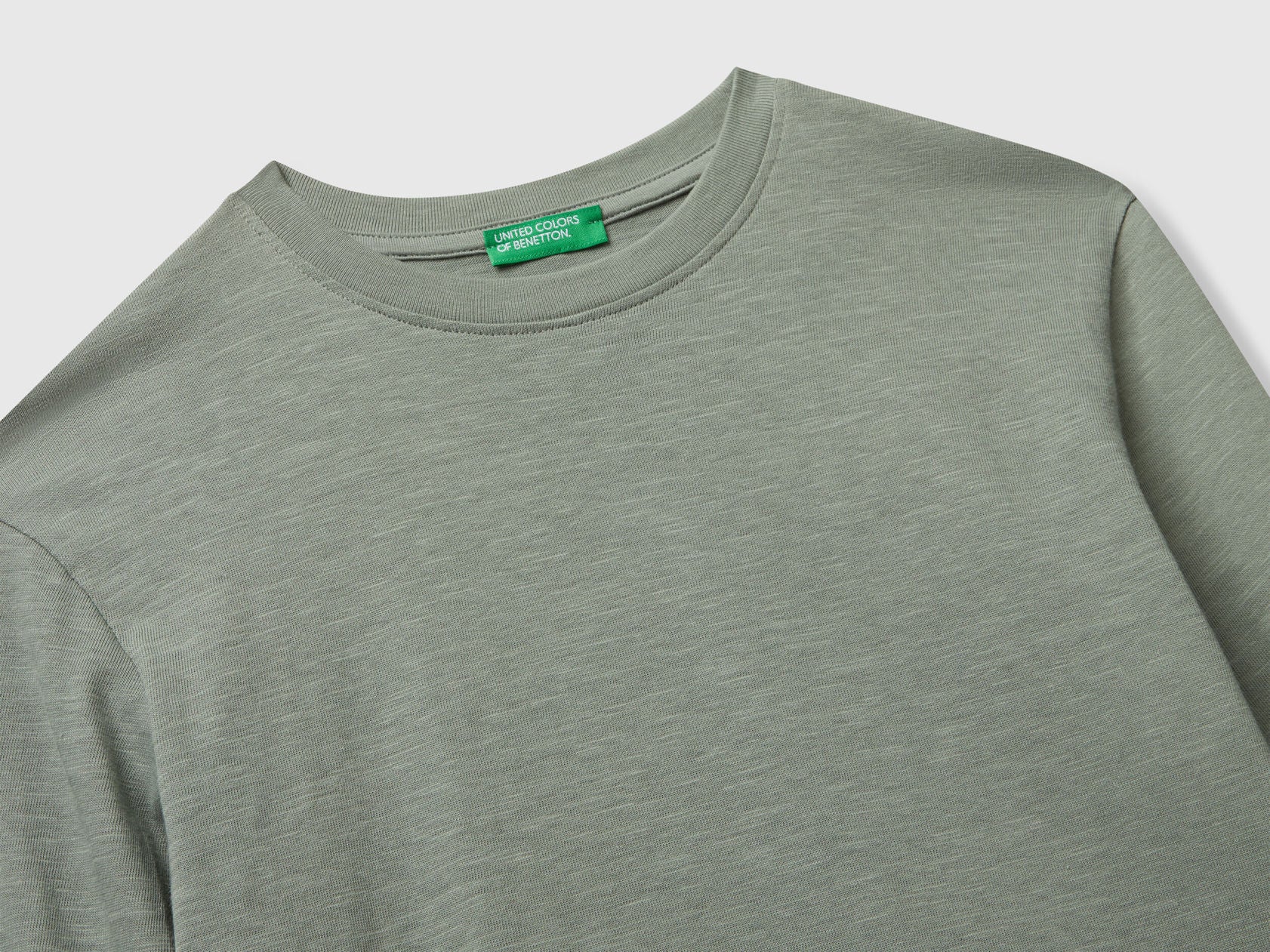 Benetton_Light Green_T-Shirt with Print on Front and Back_3TAMC10PV_075_03