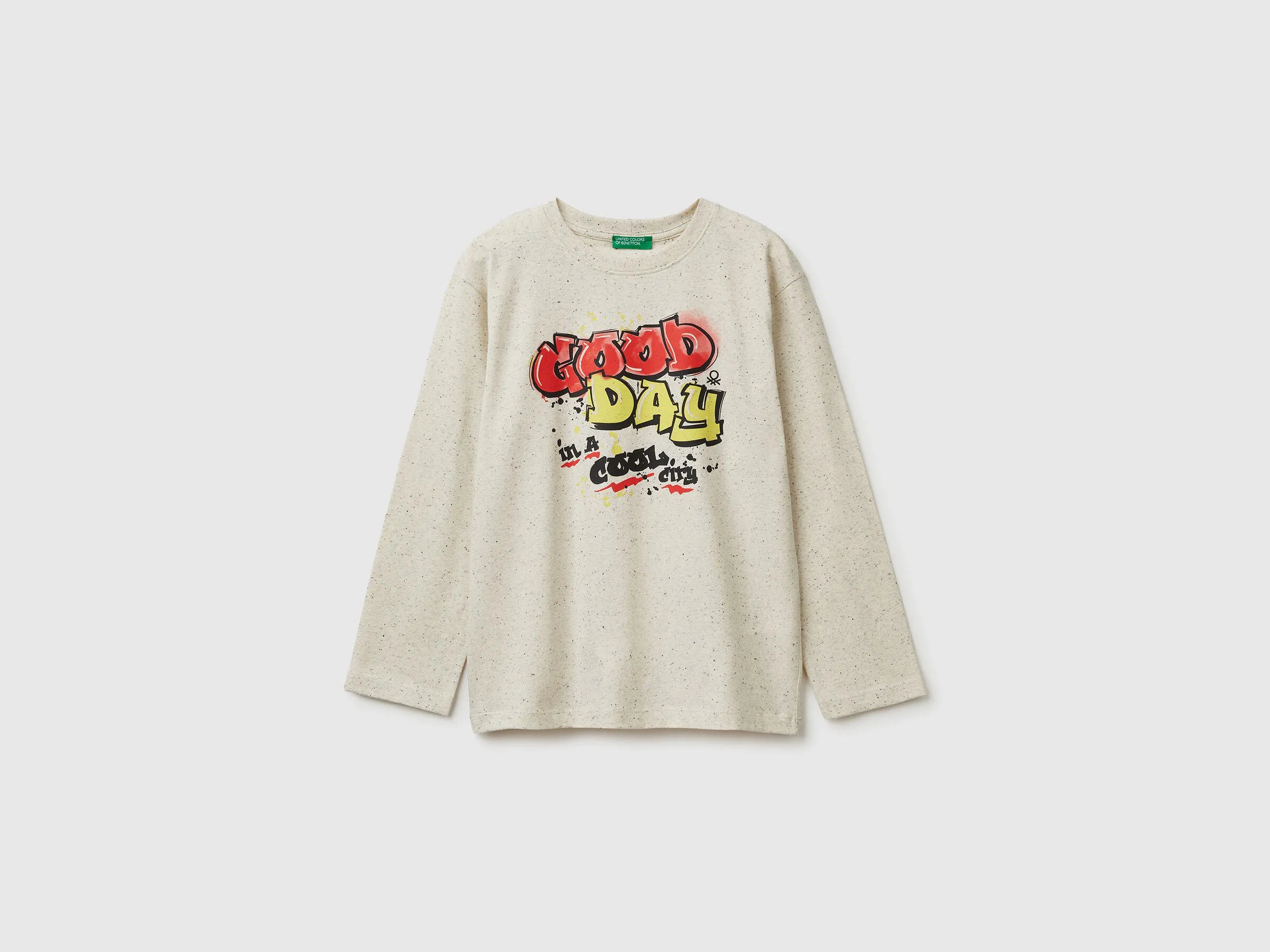 Benetton_White_T-Shirt with Graffiti Print_3U5YC10R6_901_01