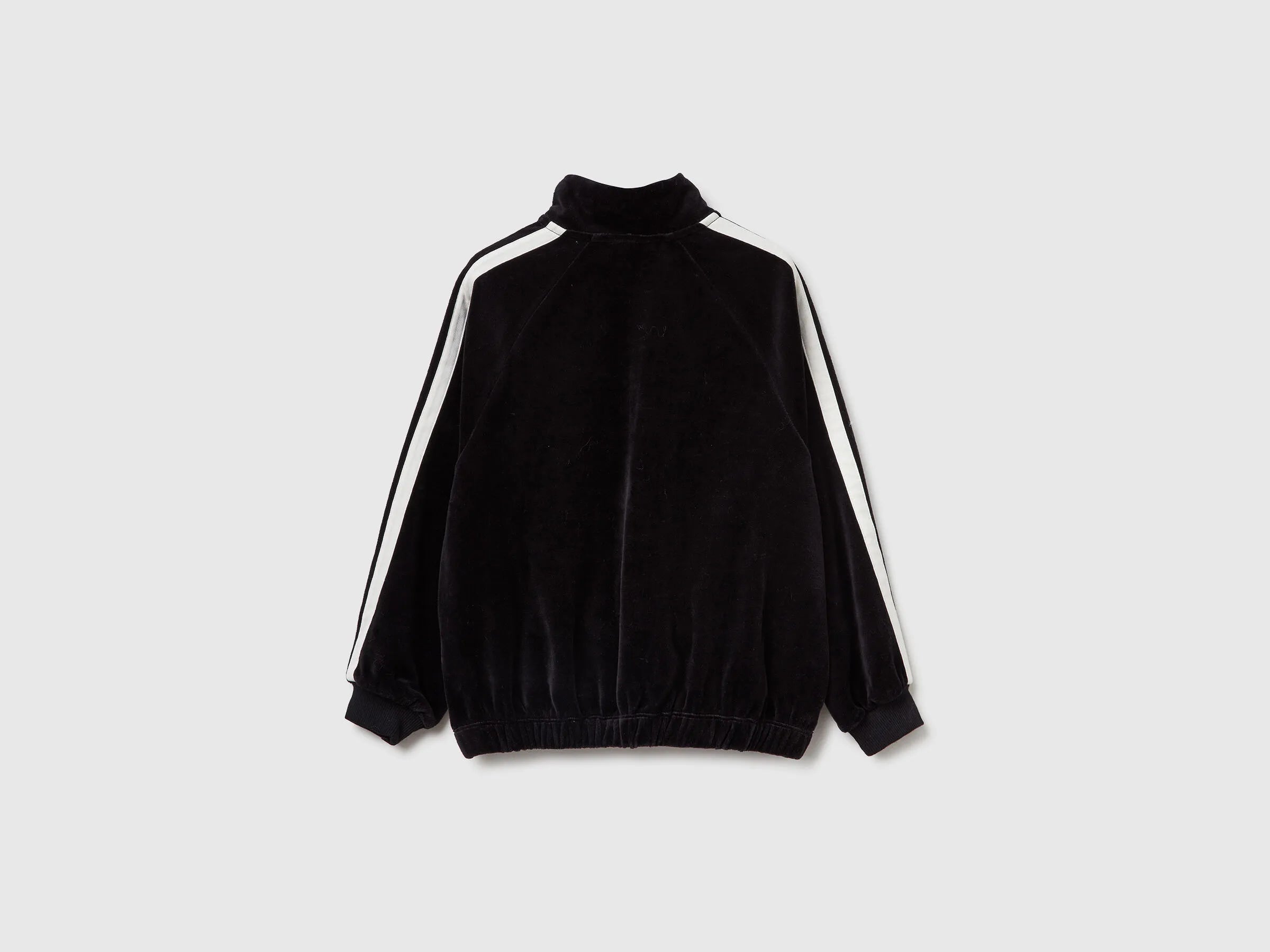 Benetton_Black_Sweatshirt in Chenille with High Neck_3UAPC505Q_100_02