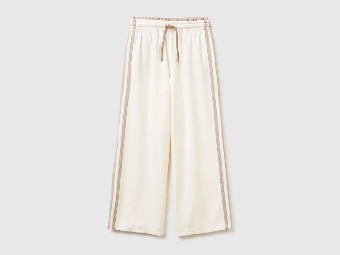 Benetton_Creamy White_Wide Chenille Trousers_3UAPCF06T_0R2_01