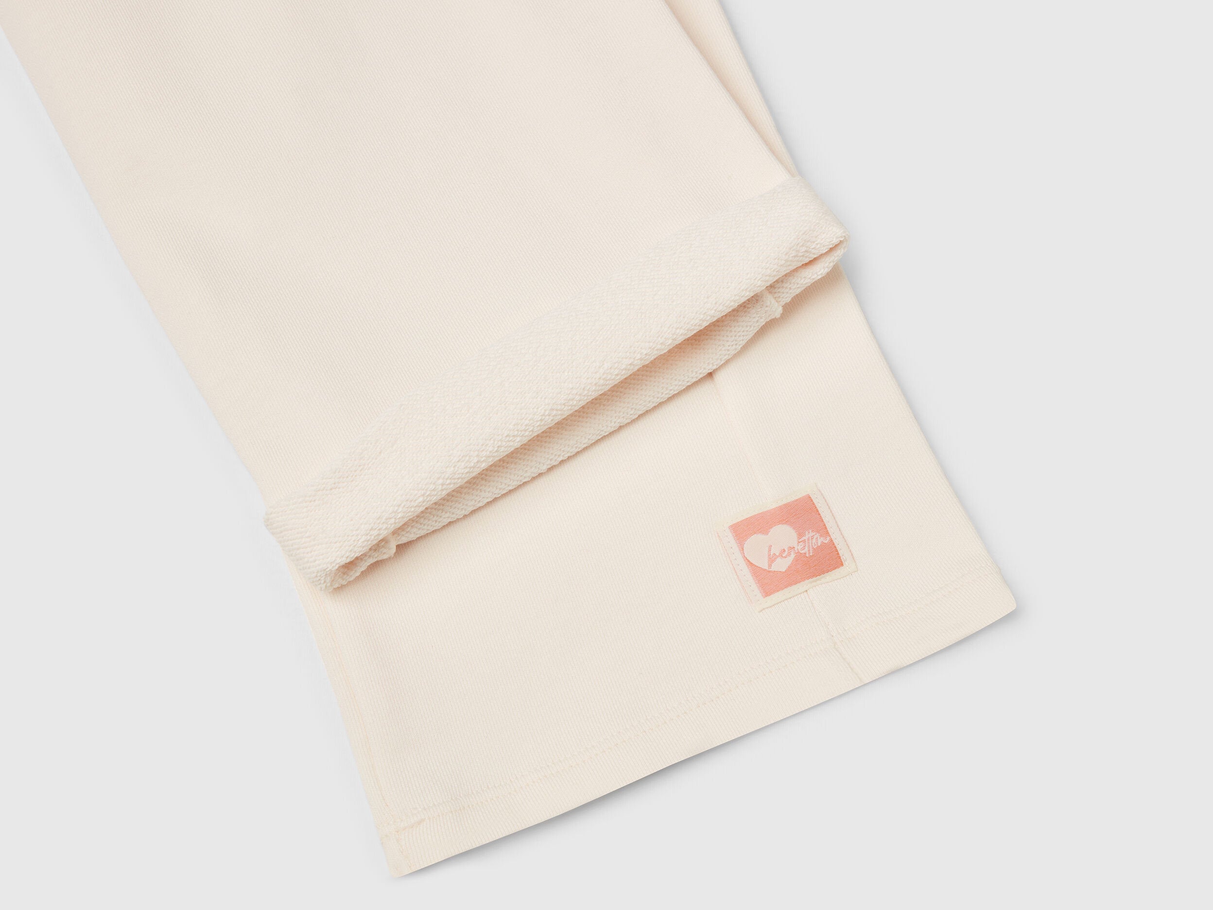 Benetton_Loose Fit Sweatpants_3UNICF061_0R2_03