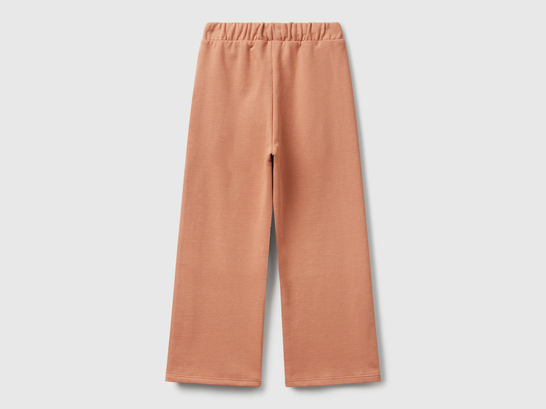 Benetton_Loose Fit Sweatpants_3UNICF061_3N4_02