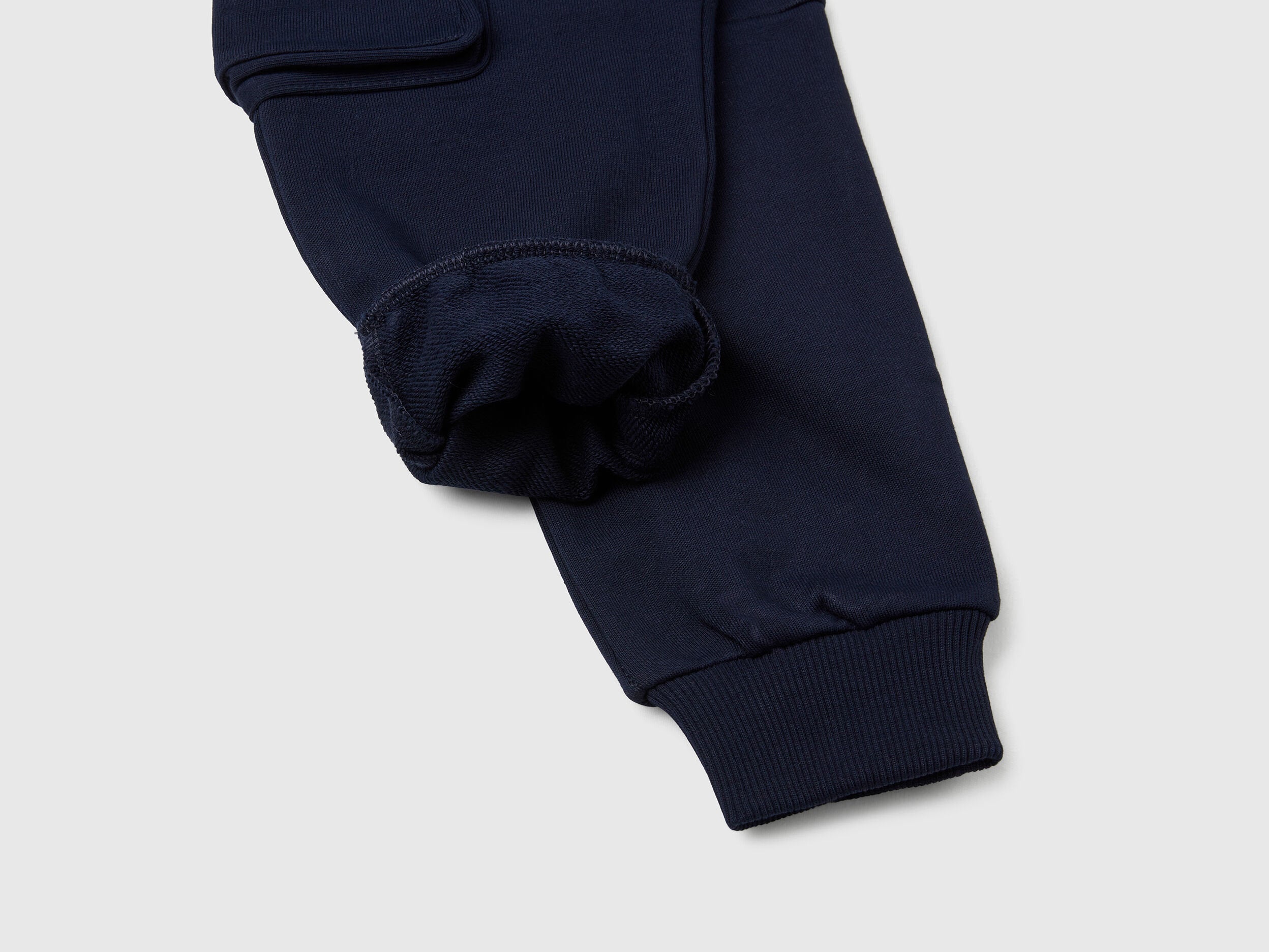 Benetton_Cargo Sweatpants_3UNICF066_016_03